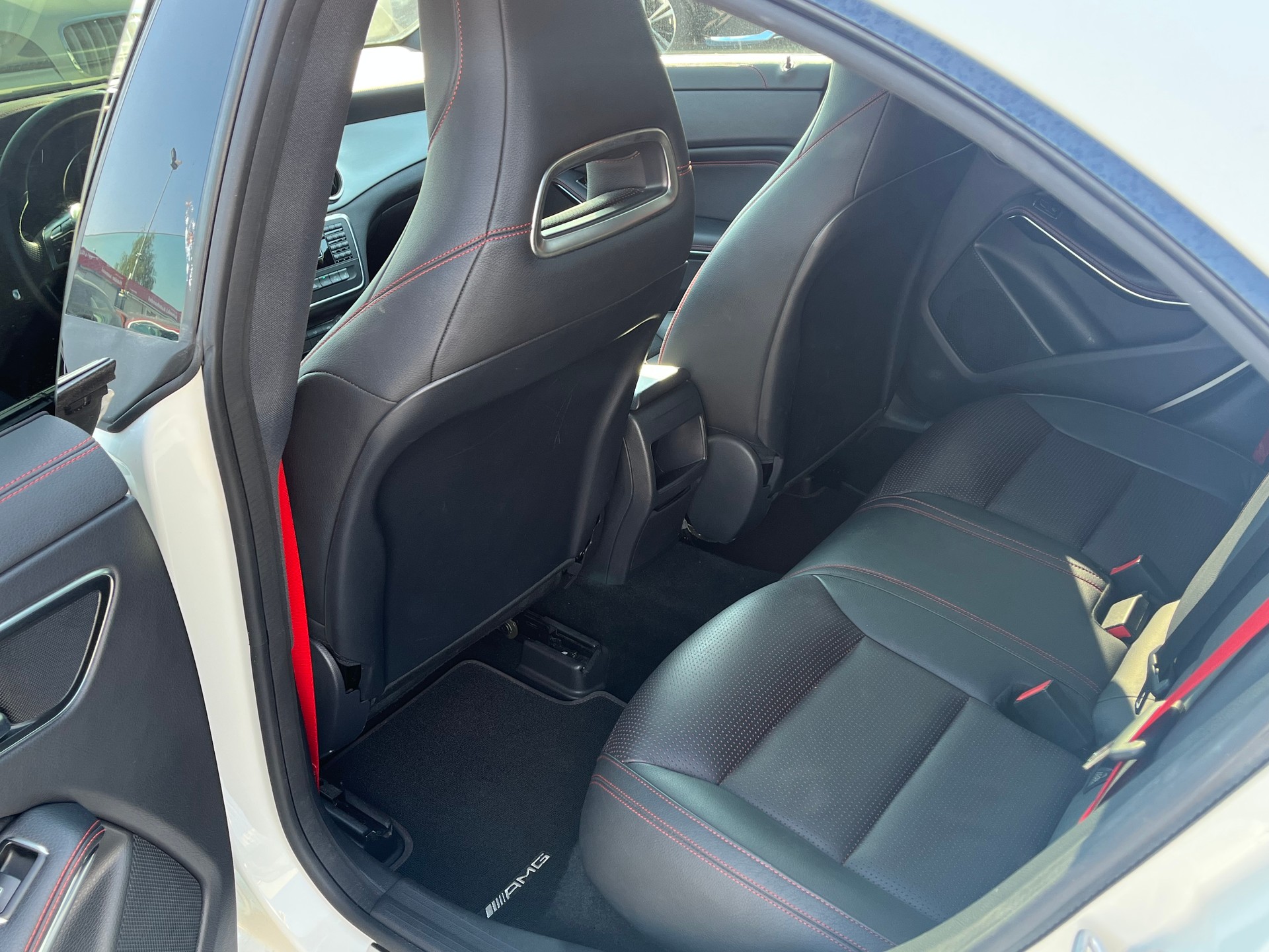 MERCEDES-BENZ CLA 45 AMG 4Matic Speedshift-image-14