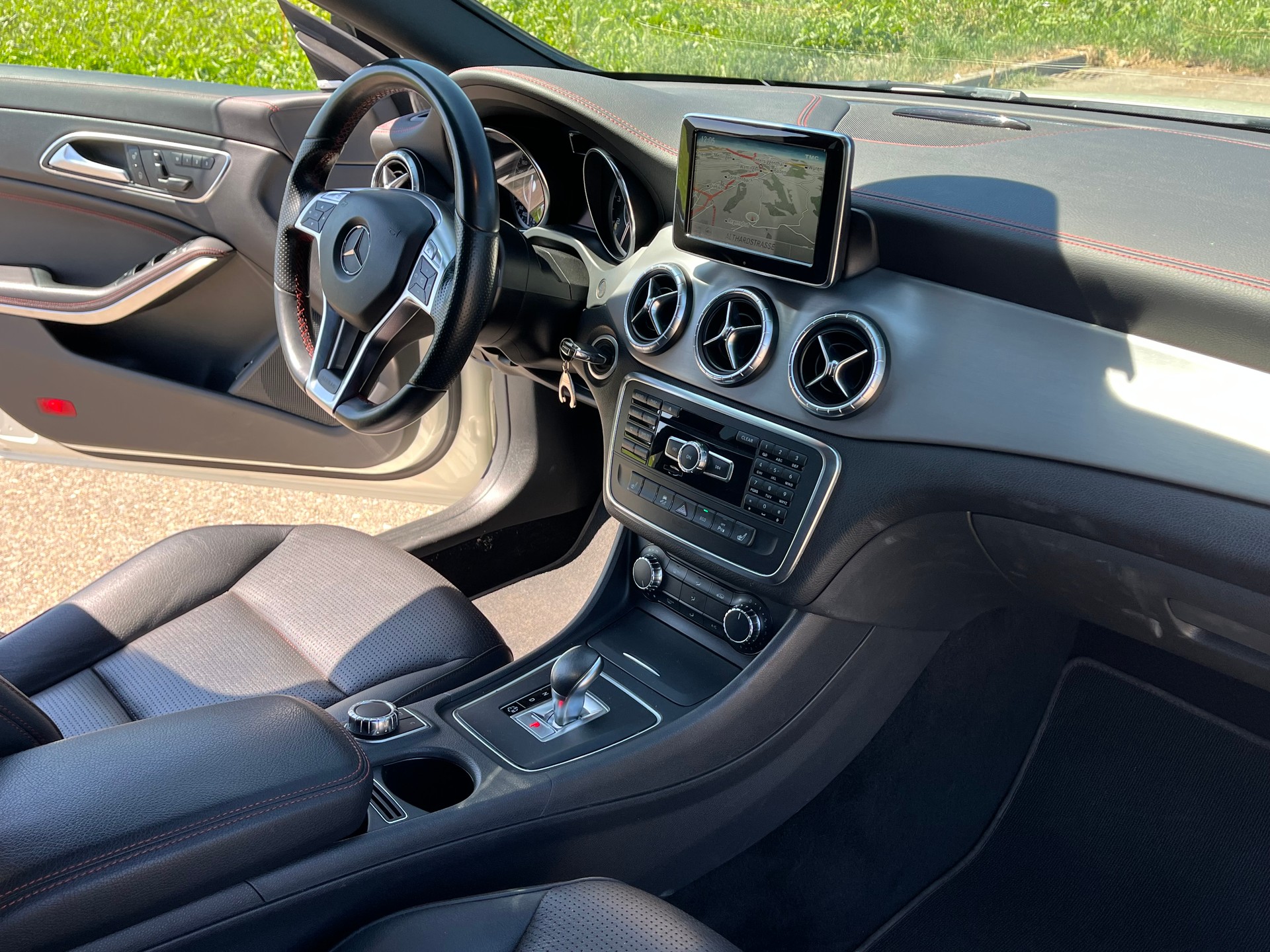 MERCEDES-BENZ CLA 45 AMG 4Matic Speedshift-image-8
