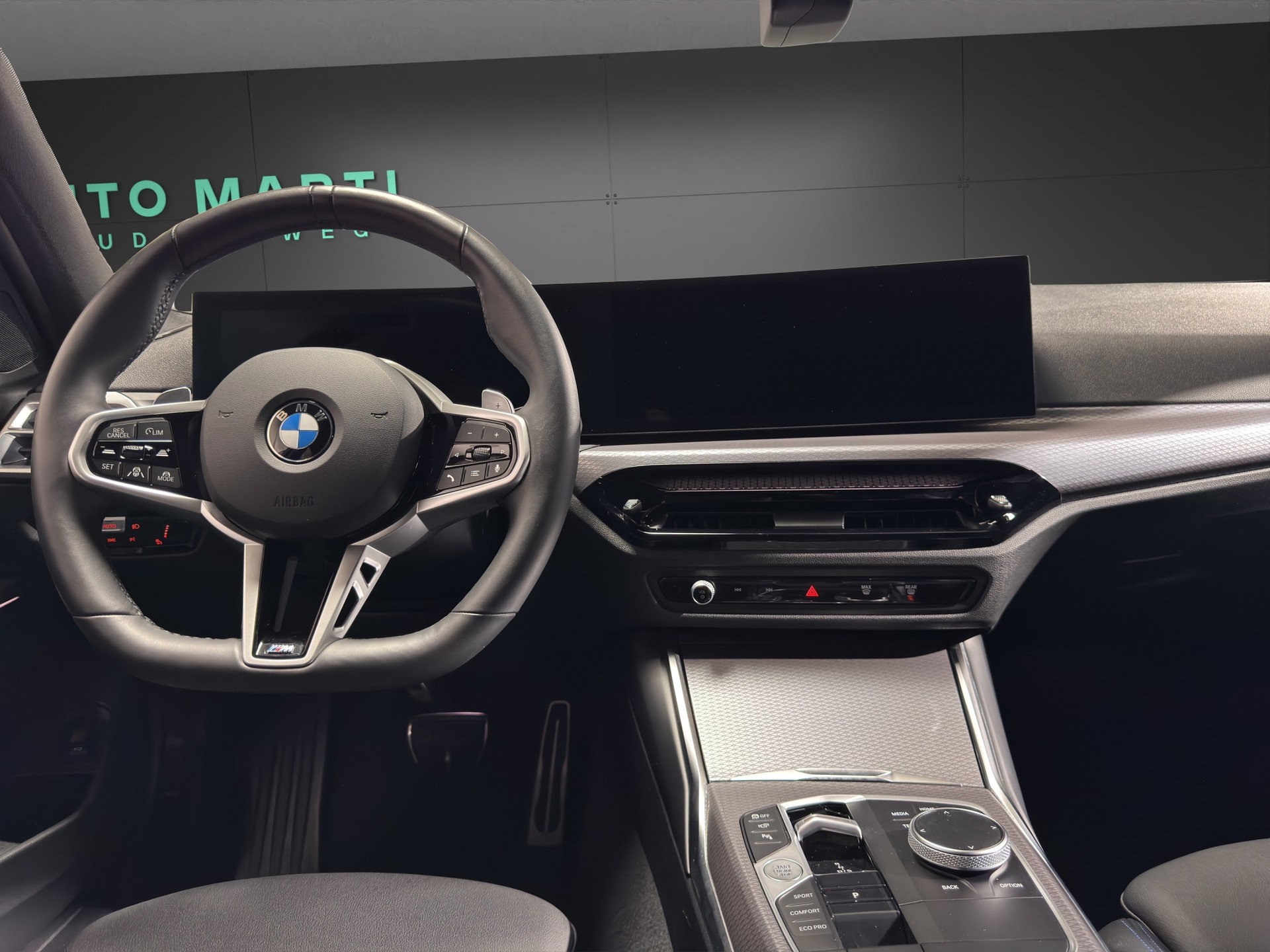 BMW 320d xDrive Touring M Sport-image-19