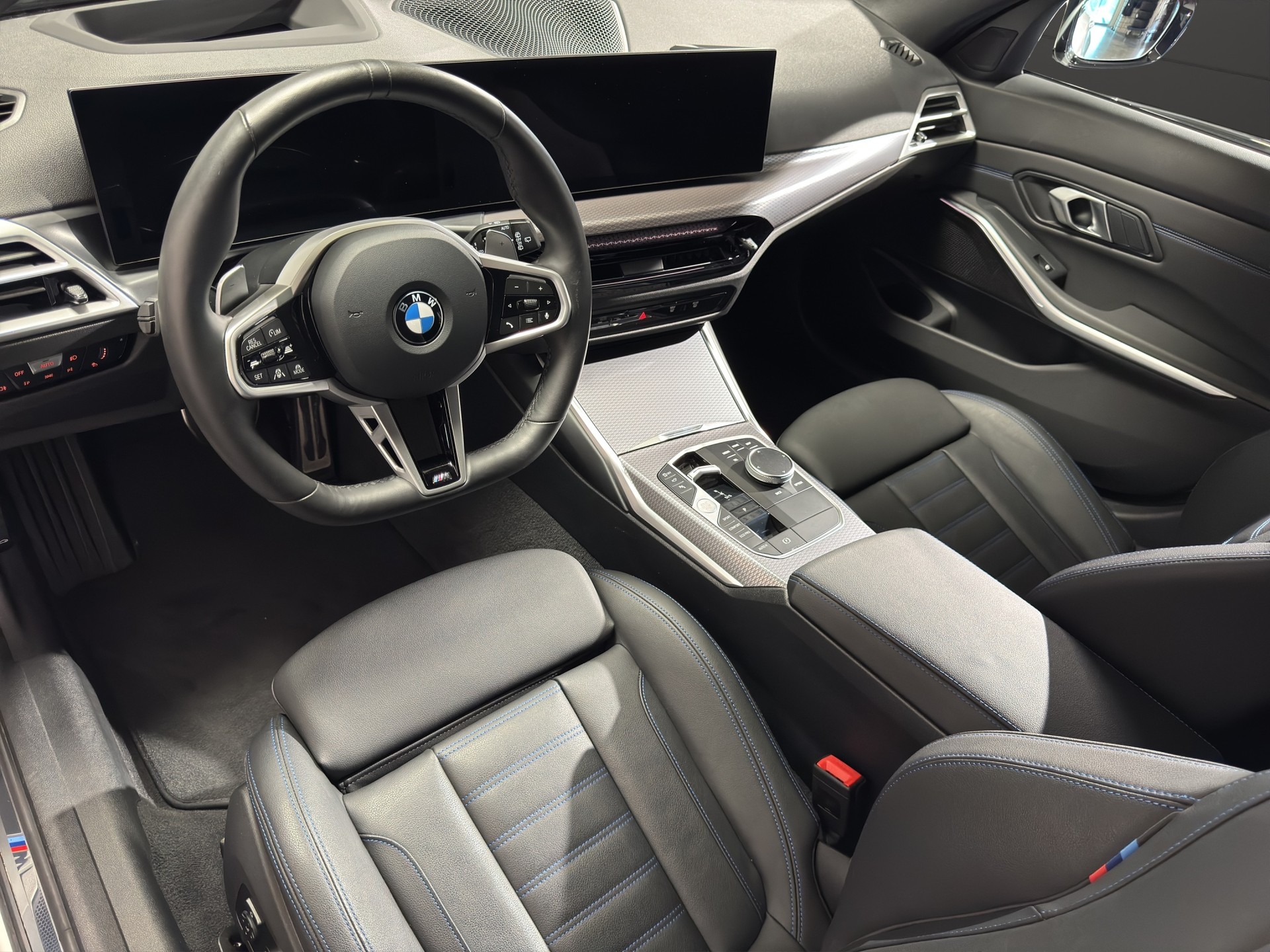 BMW 320d xDrive Touring M Sport-image-7