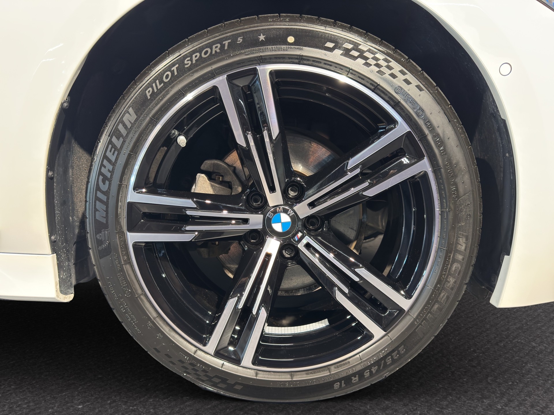 BMW 320d xDrive Touring M Sport-image-14