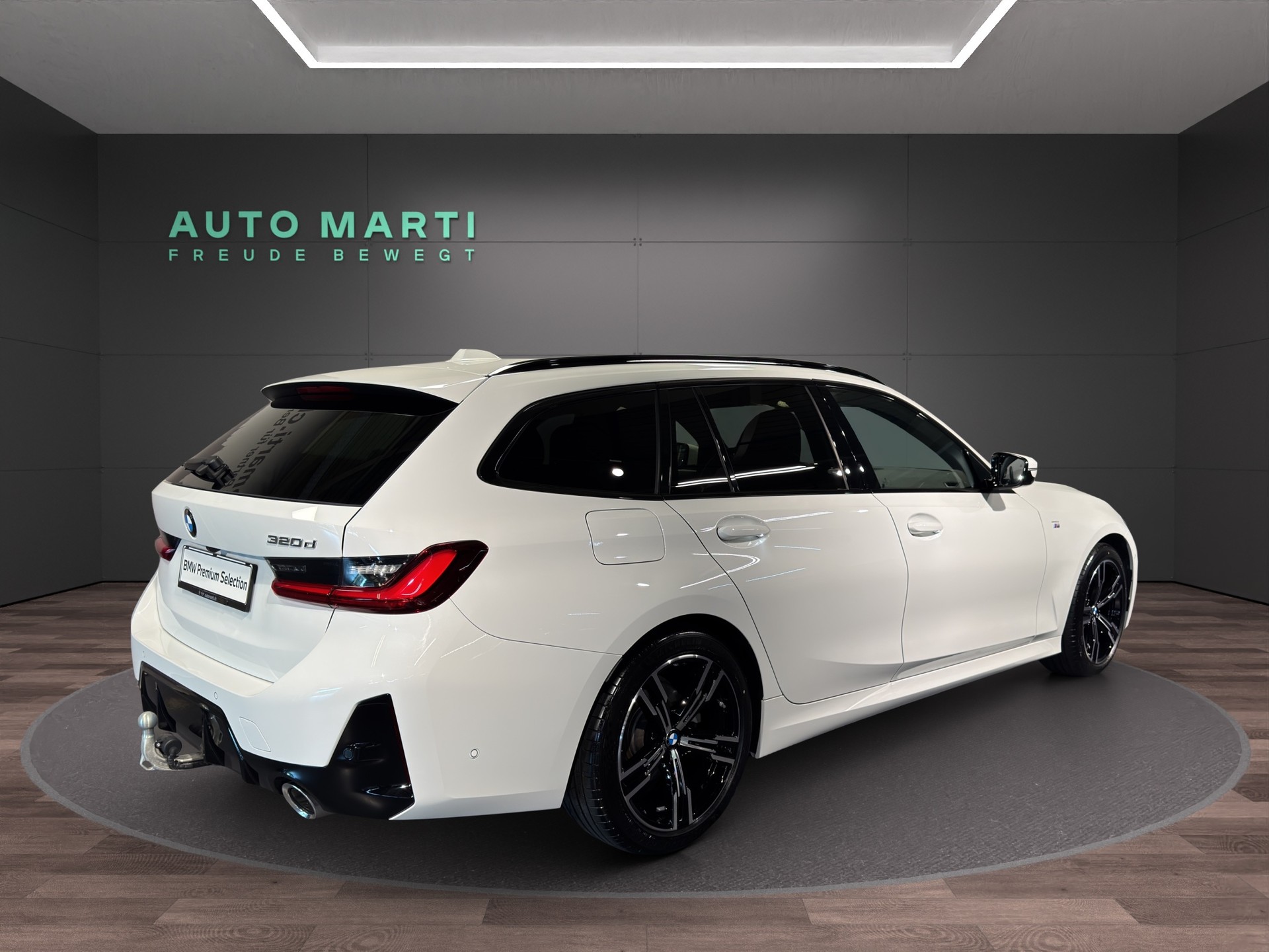 BMW 320d xDrive Touring M Sport-image-3