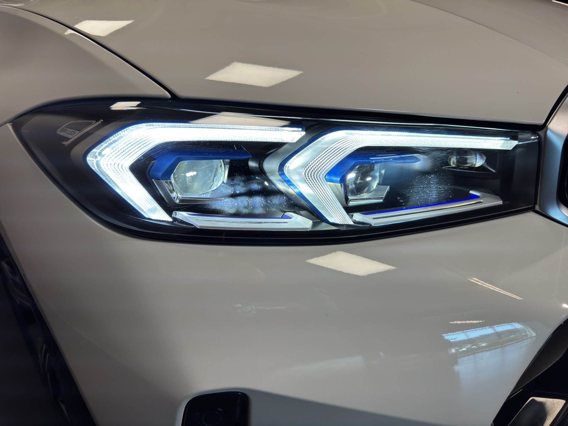 BMW 320d xDrive Touring M Sport-image-6