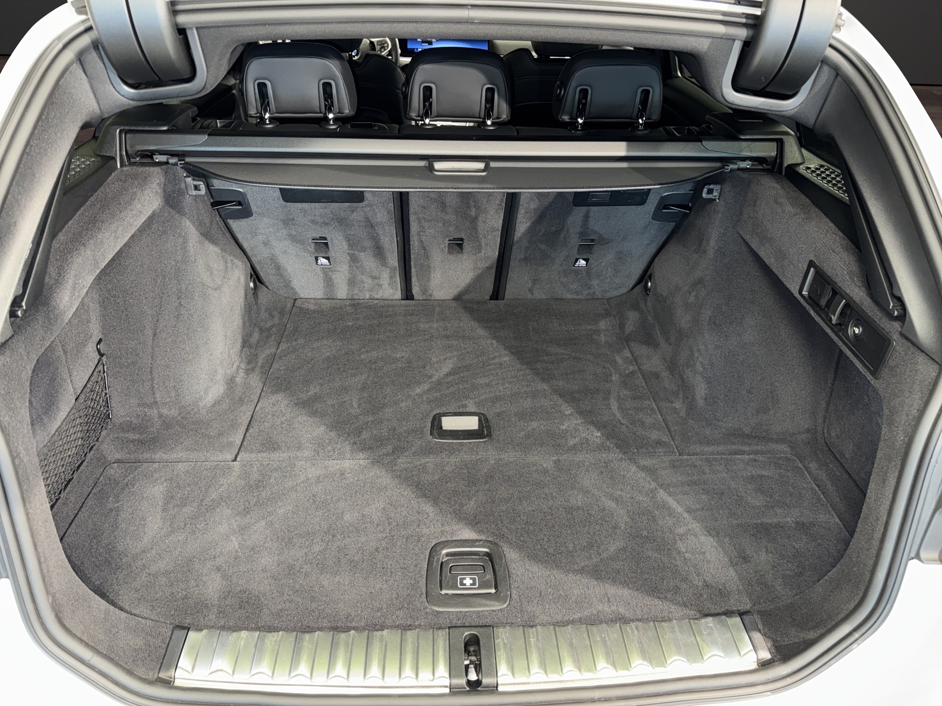 BMW 320d xDrive Touring M Sport-image-15