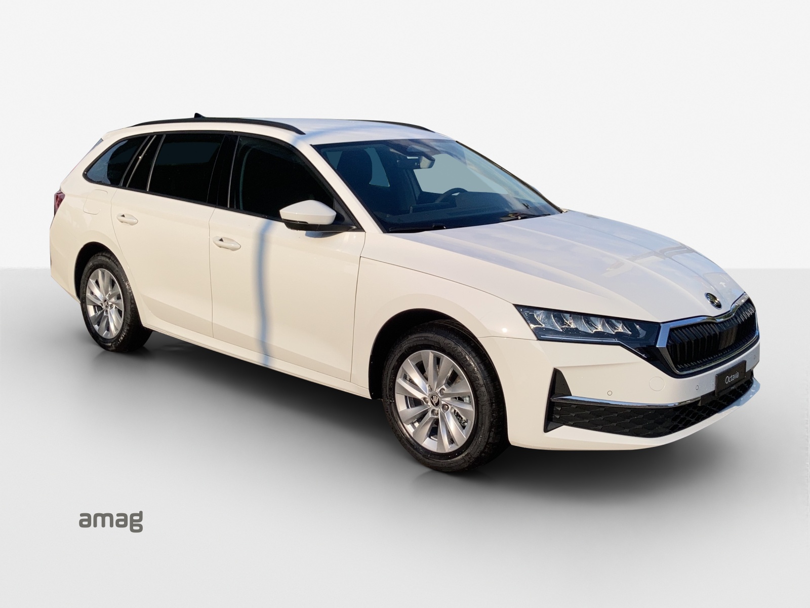 SKODA Octavia Combi 2.0 TDI DSG Selection-image-5