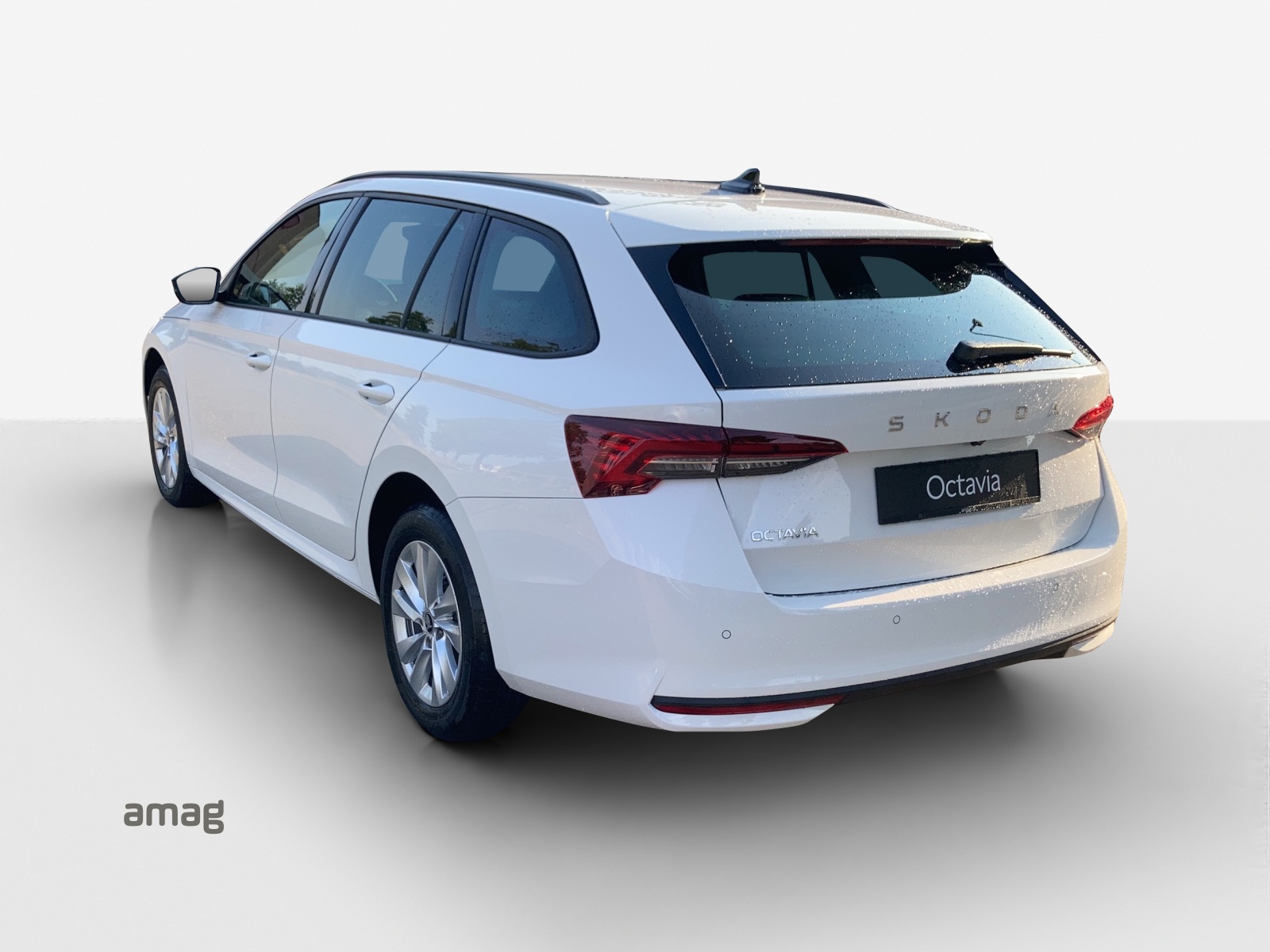 SKODA Octavia Combi 2.0 TDI DSG Selection-image-2