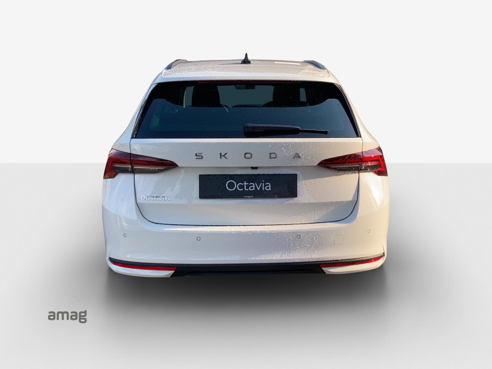 SKODA Octavia Combi 2.0 TDI DSG Selection-image-3