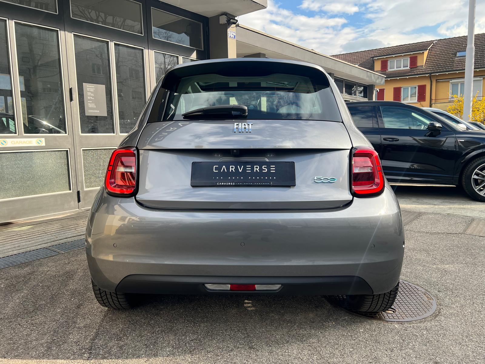 FIAT 500La Prima-showroom-element-3