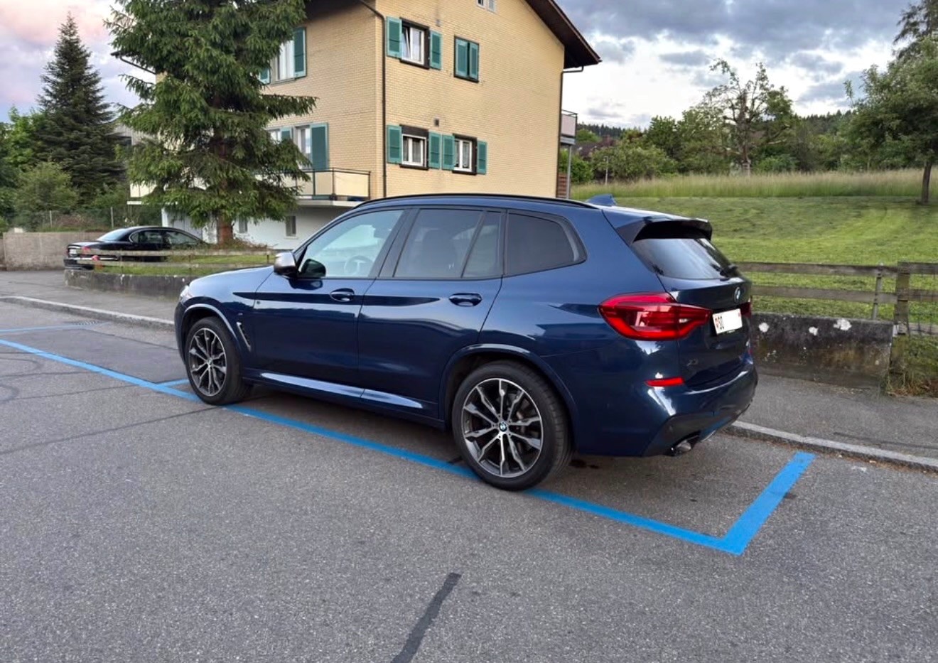BMW M40i-image-2