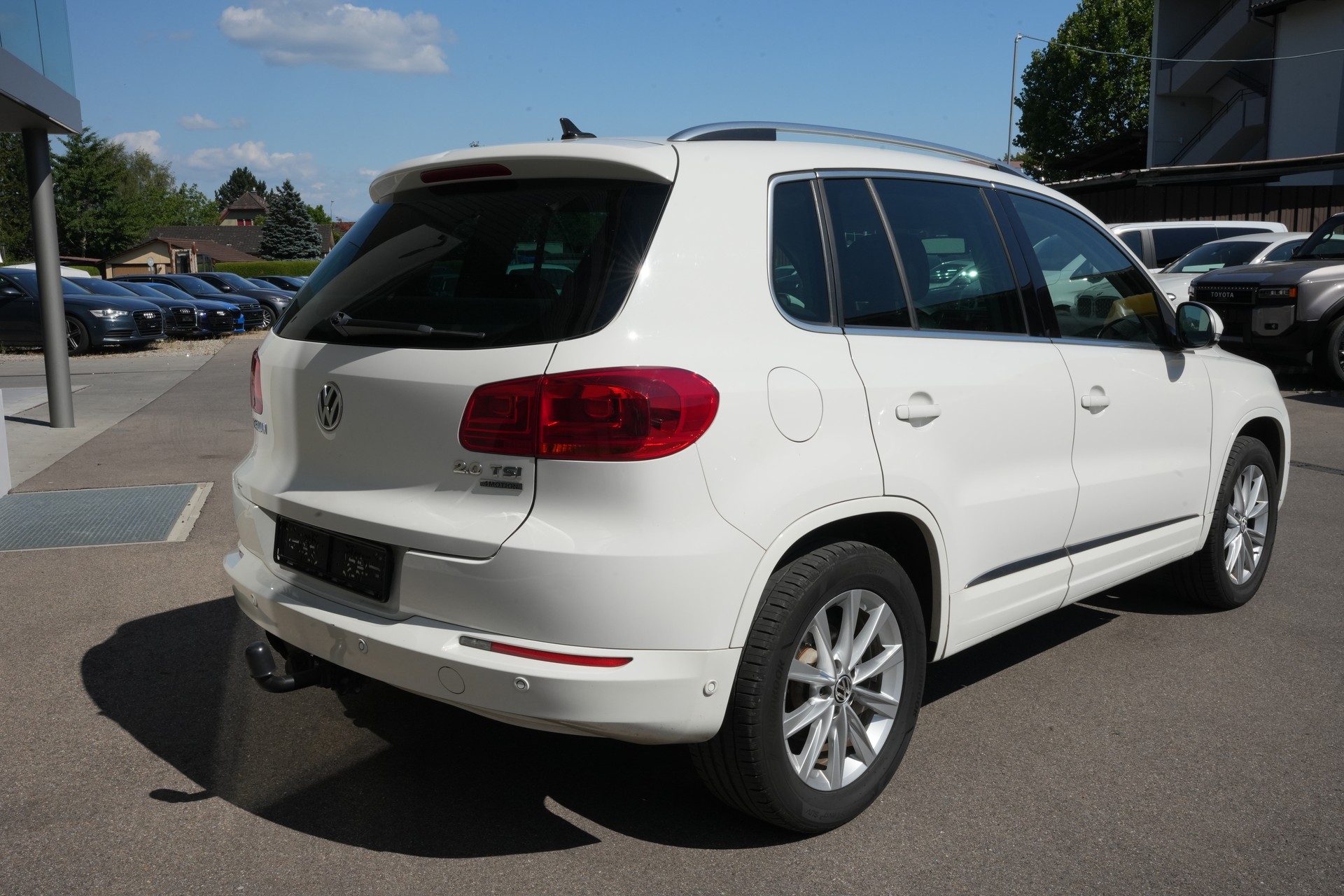 VW Tiguan 2.0 TSI Sport&Style 4Motion DSG-image-2