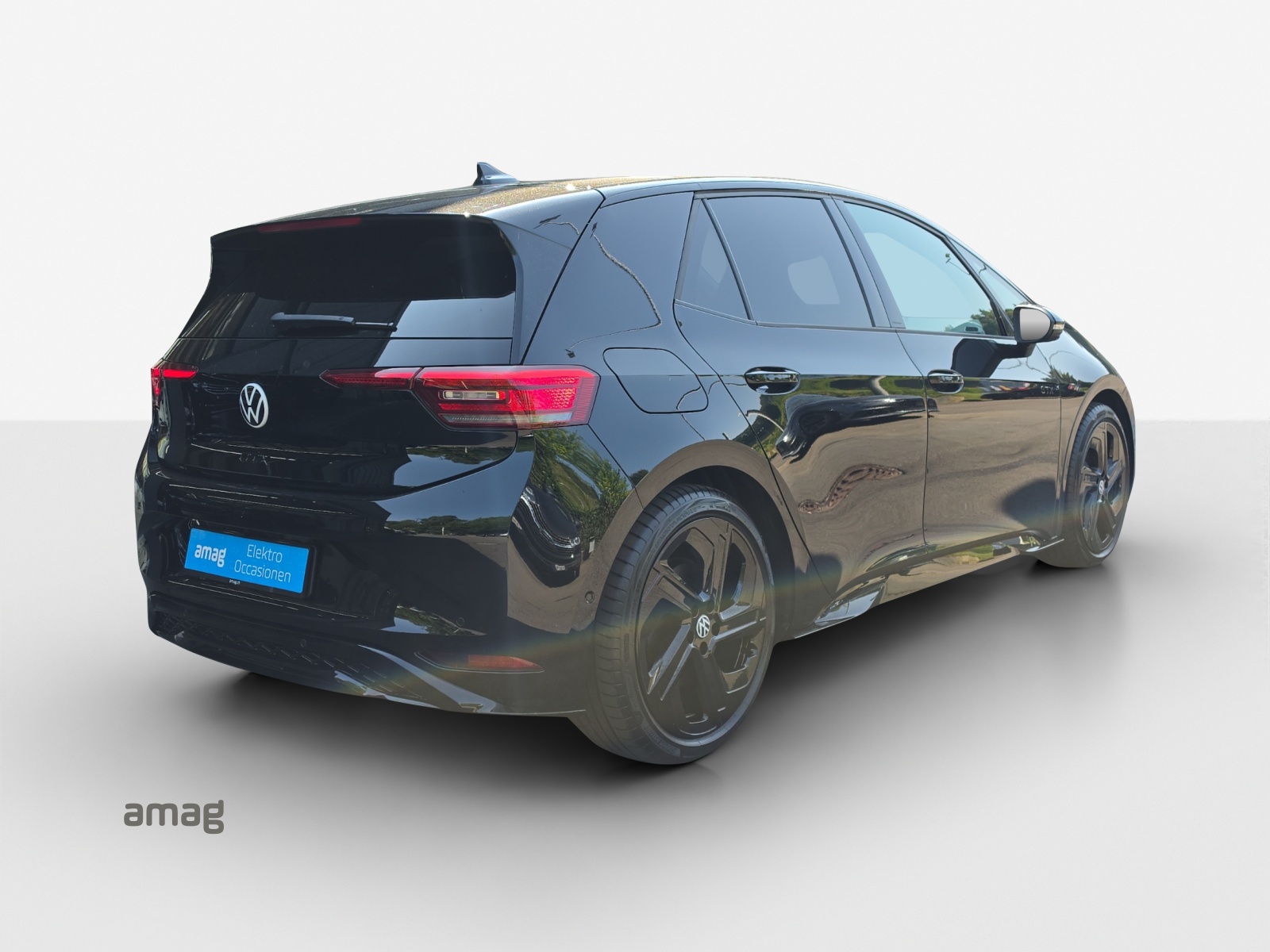 AUDI A3 Sportback TFSI 150 kW quattro S line S tronic-image-4