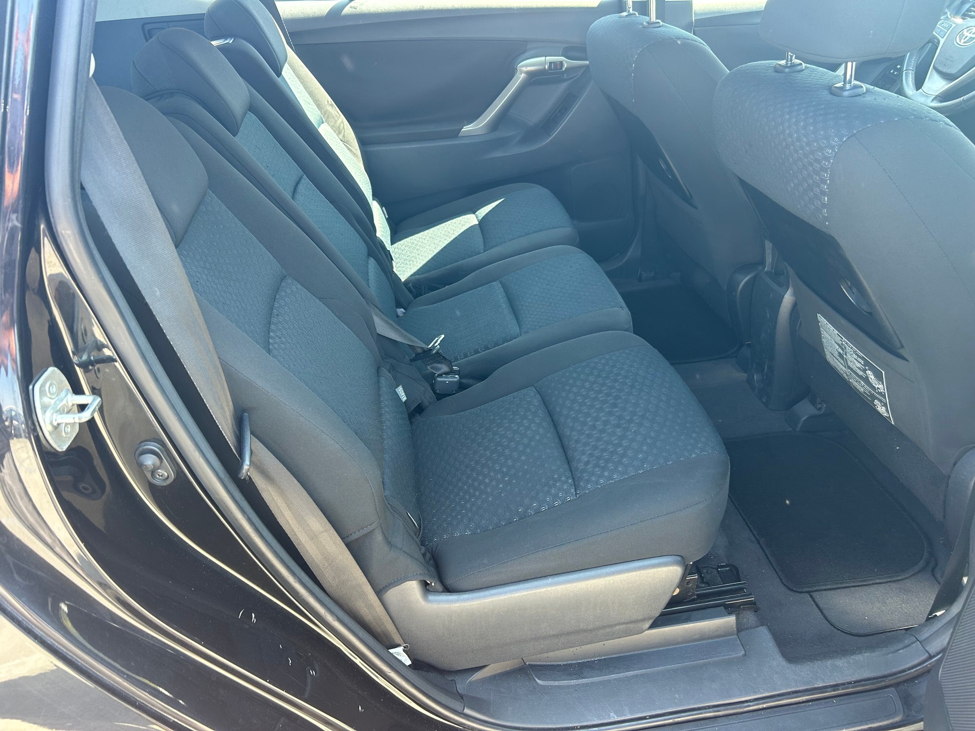 TOYOTA Verso 2.0 D-4D Linea Sol-image-8