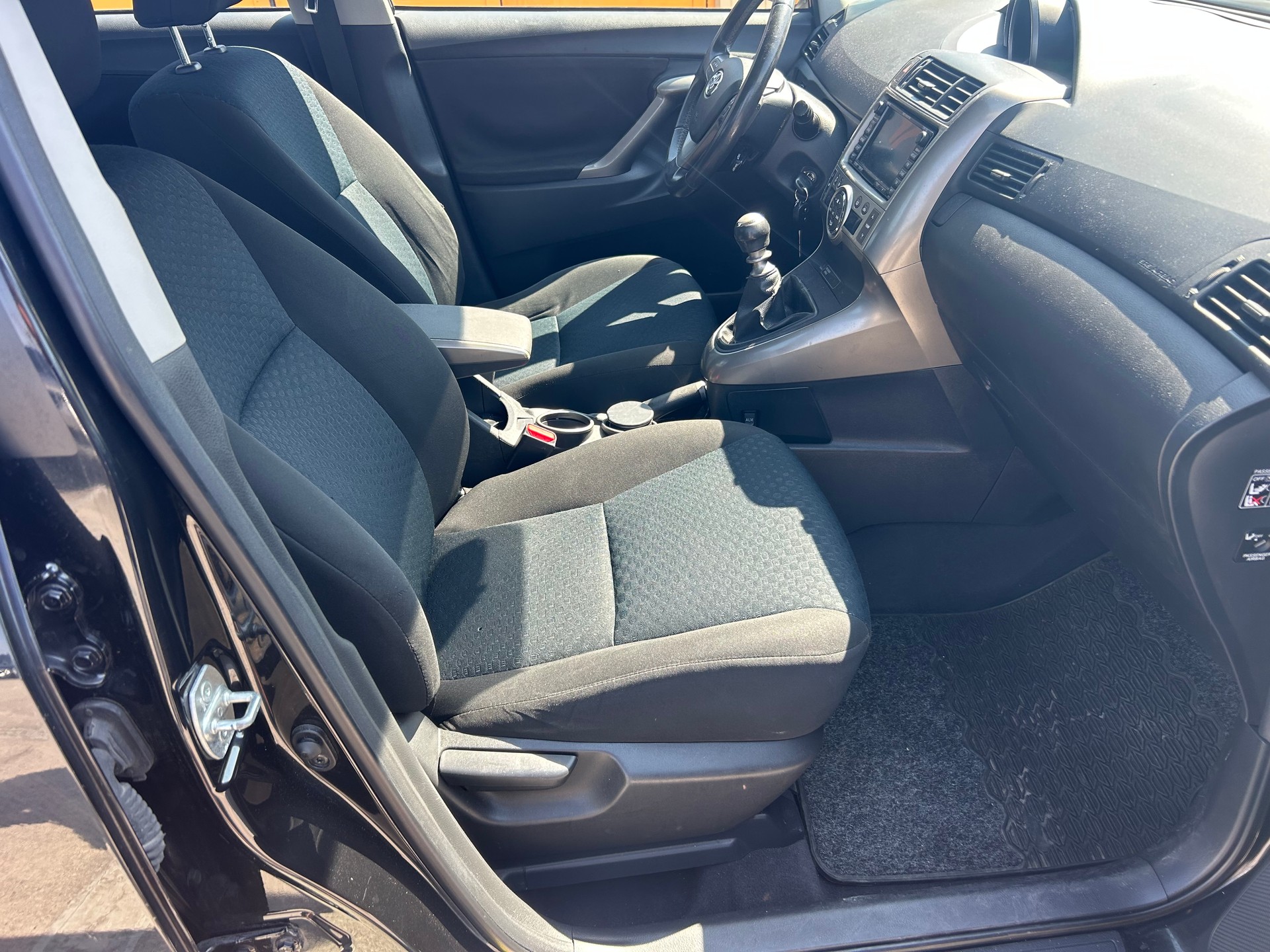 TOYOTA Verso 2.0 D-4D Linea Sol-image-6