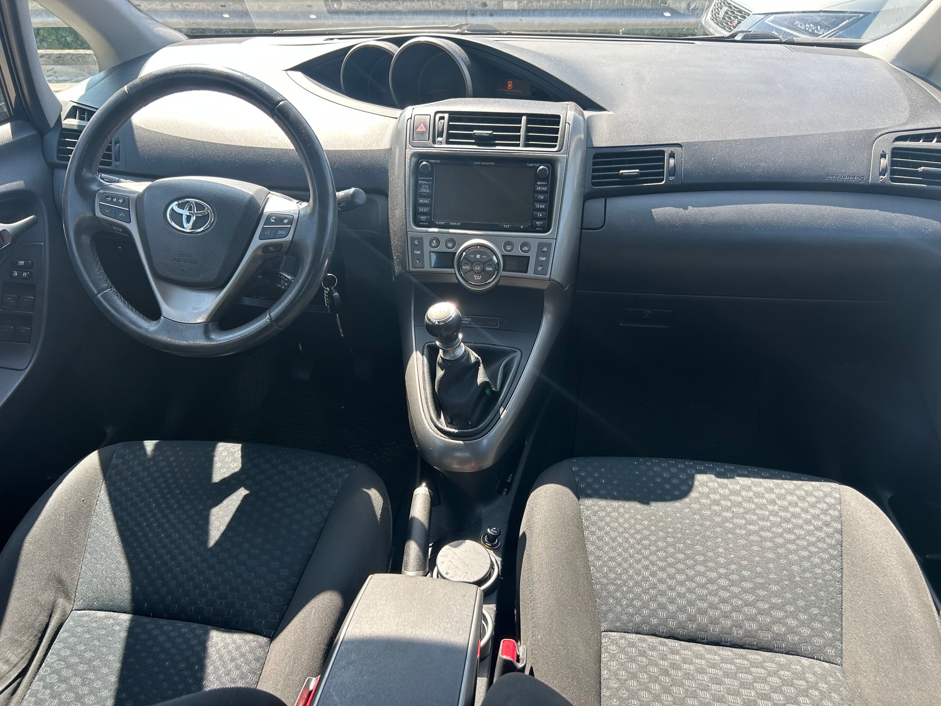 TOYOTA Verso 2.0 D-4D Linea Sol-image-7