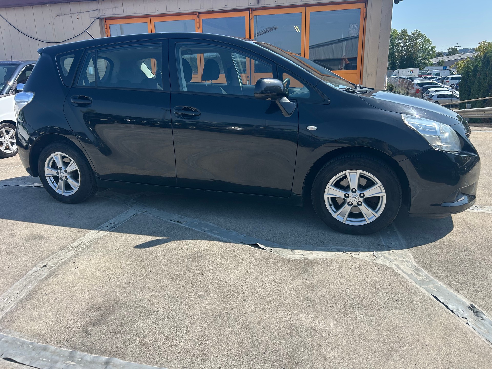 TOYOTA Verso 2.0 D-4D Linea Sol-image-4
