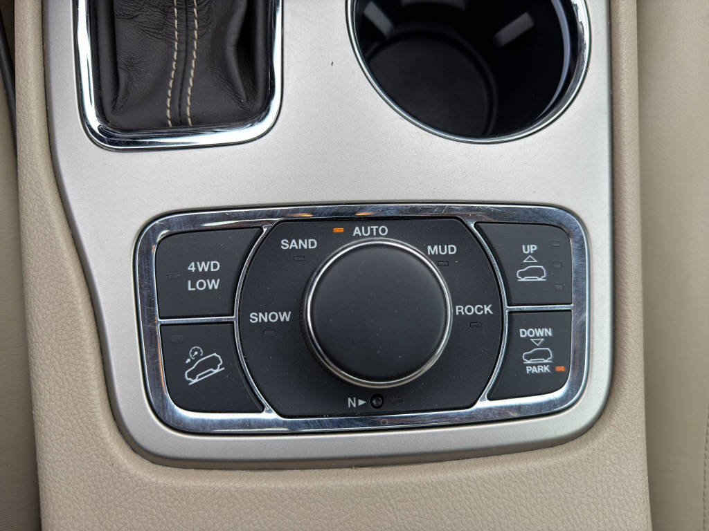JEEP Grand Cherokee 3.0 CRD 250 Overland-image-17