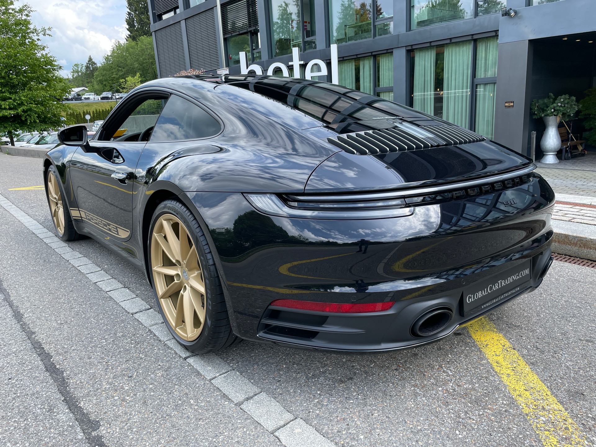 PORSCHE 911 Carrera 4 PDK-image-6