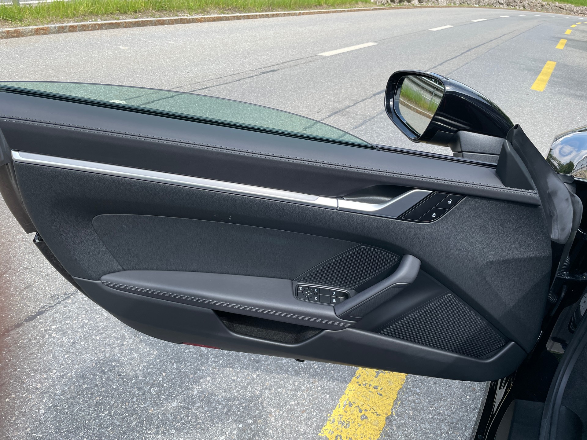 PORSCHE 911 Carrera 4 PDK-image-9
