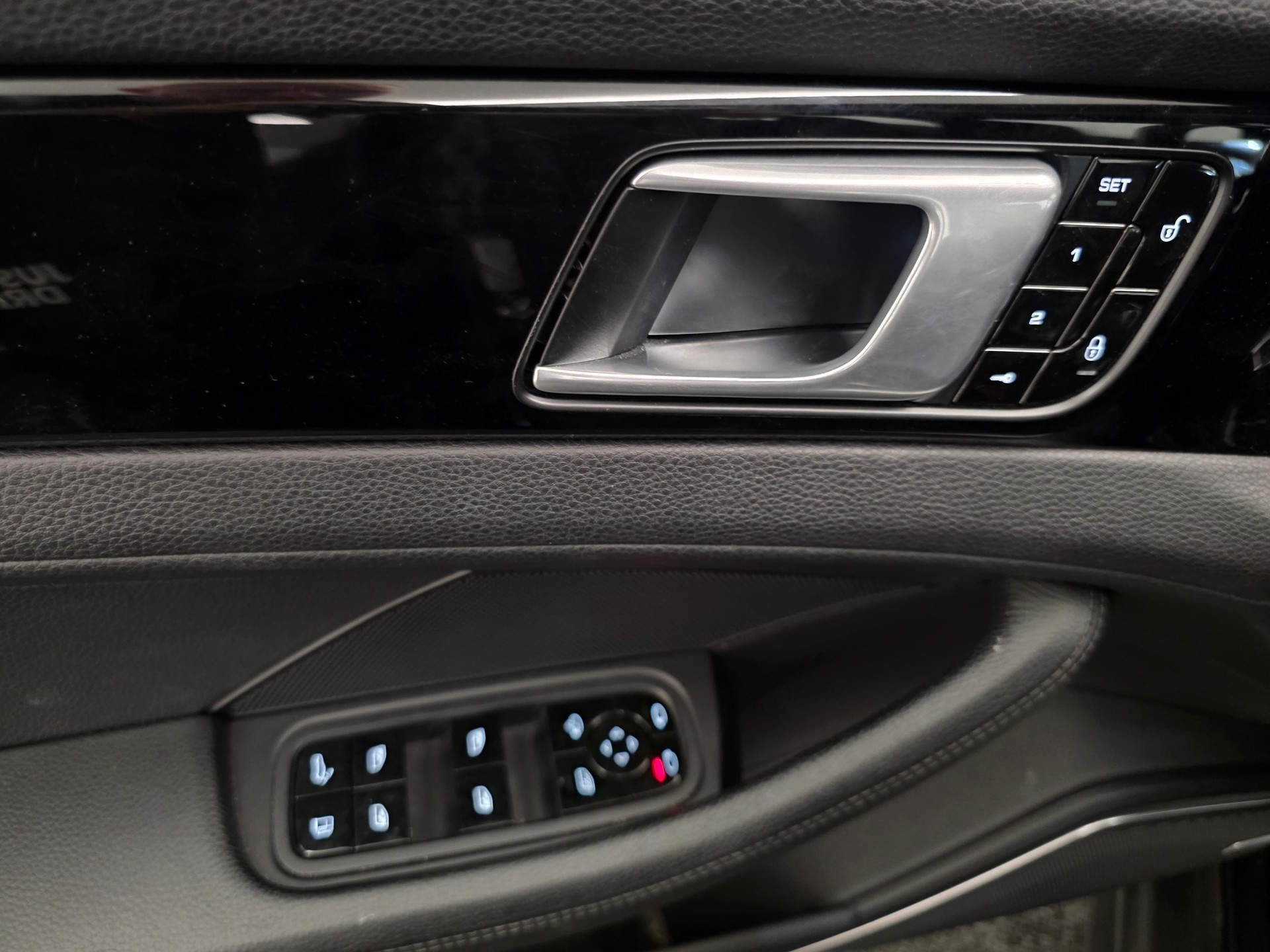 PORSCHE Panamera Sport Turismo 2.9 V6 4 E-Hybrid-image-19