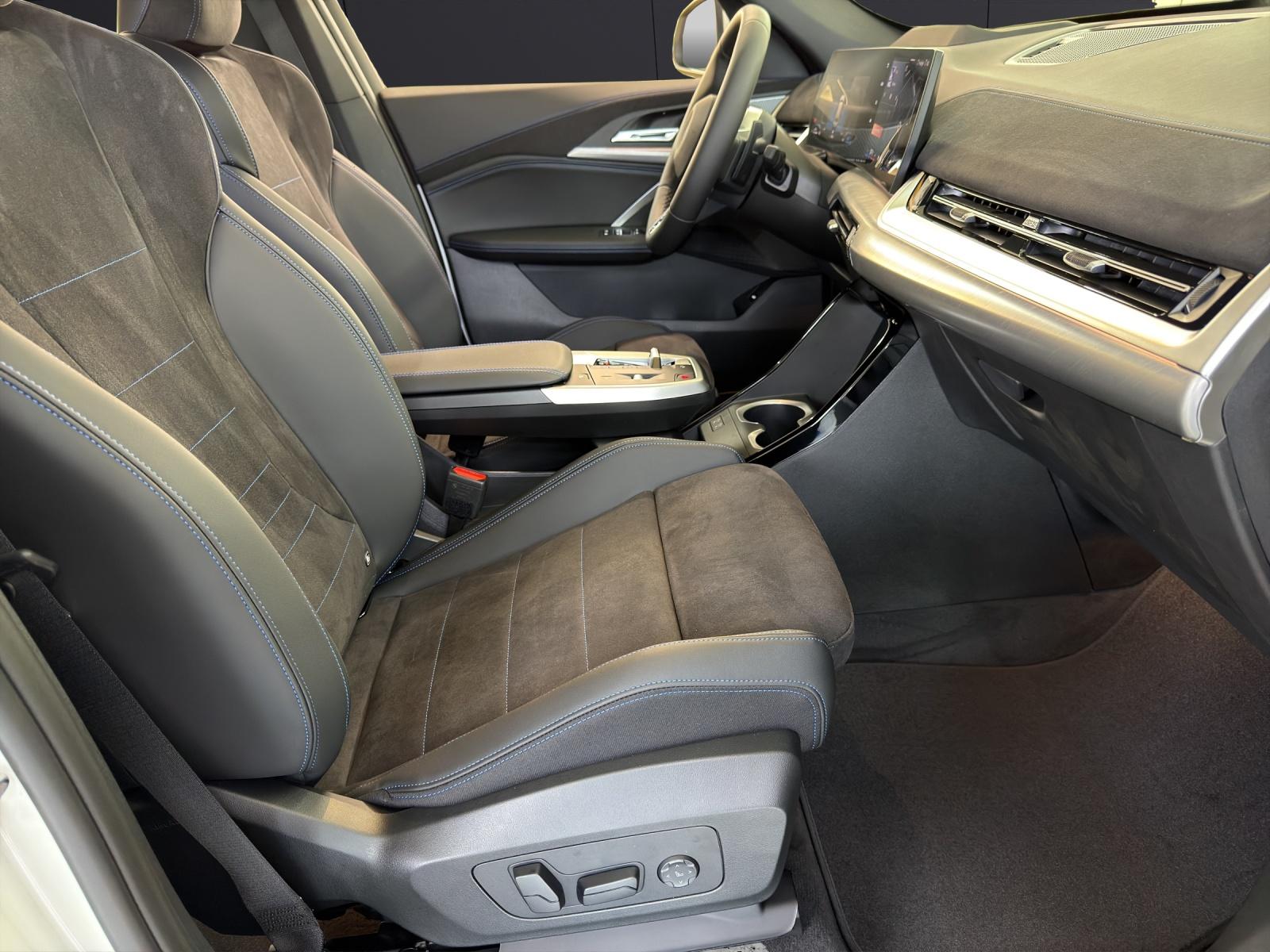 BMW X1 30e xDrive-image-14