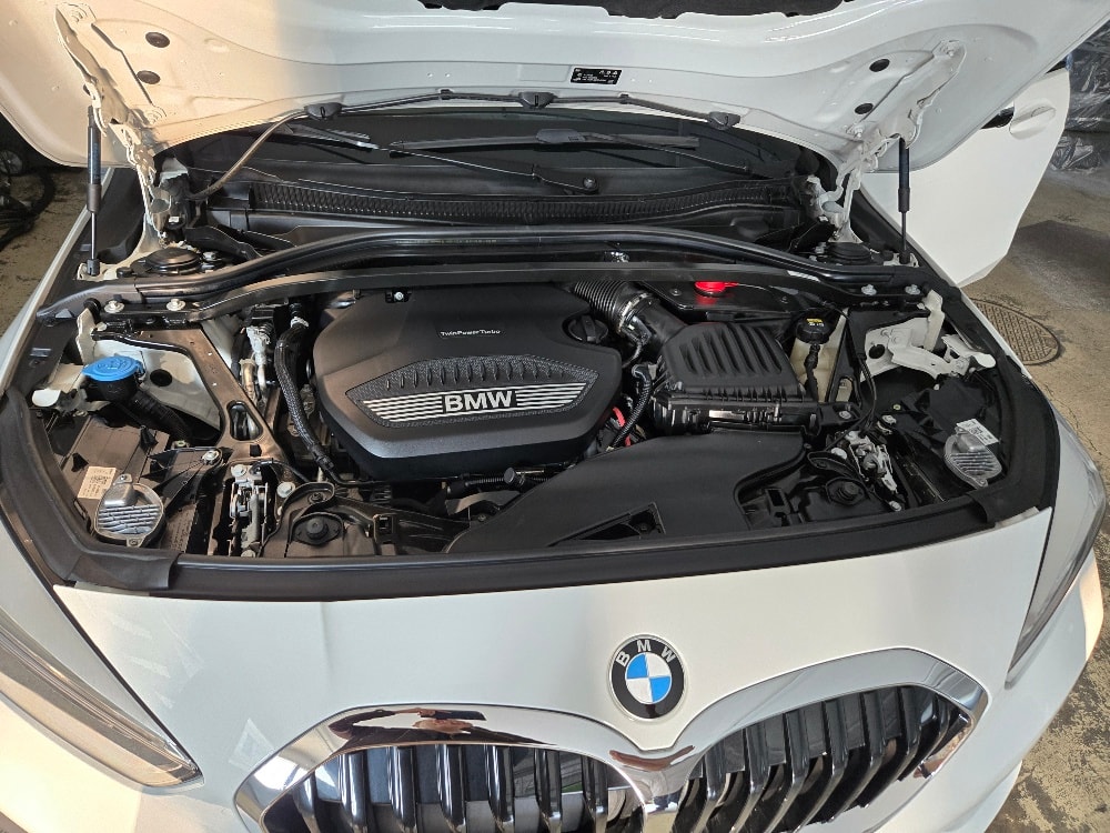 BMW 120d xDrive-image-3