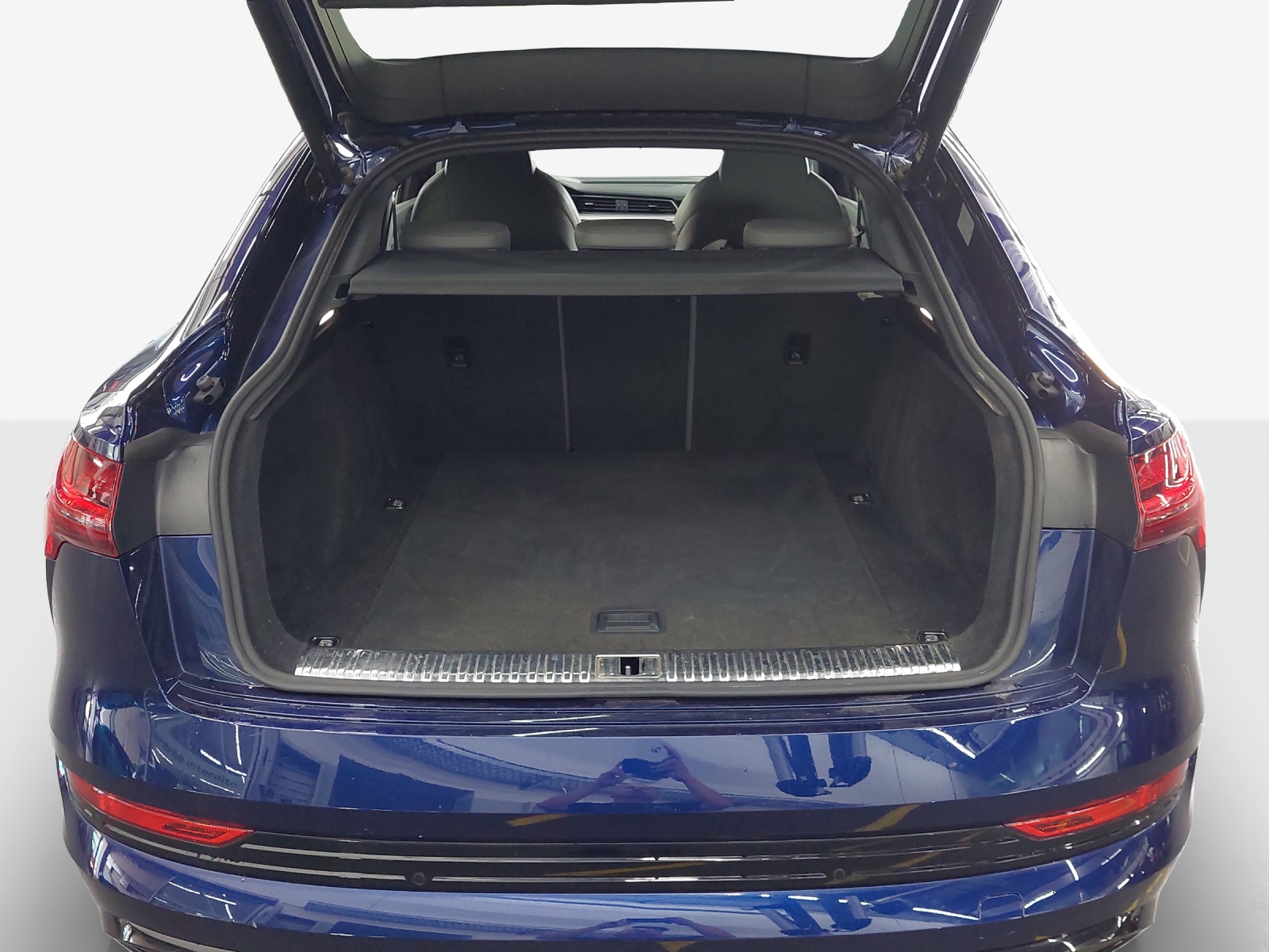 AUDI e-tron 55 Sportback S Line quattro-image-12