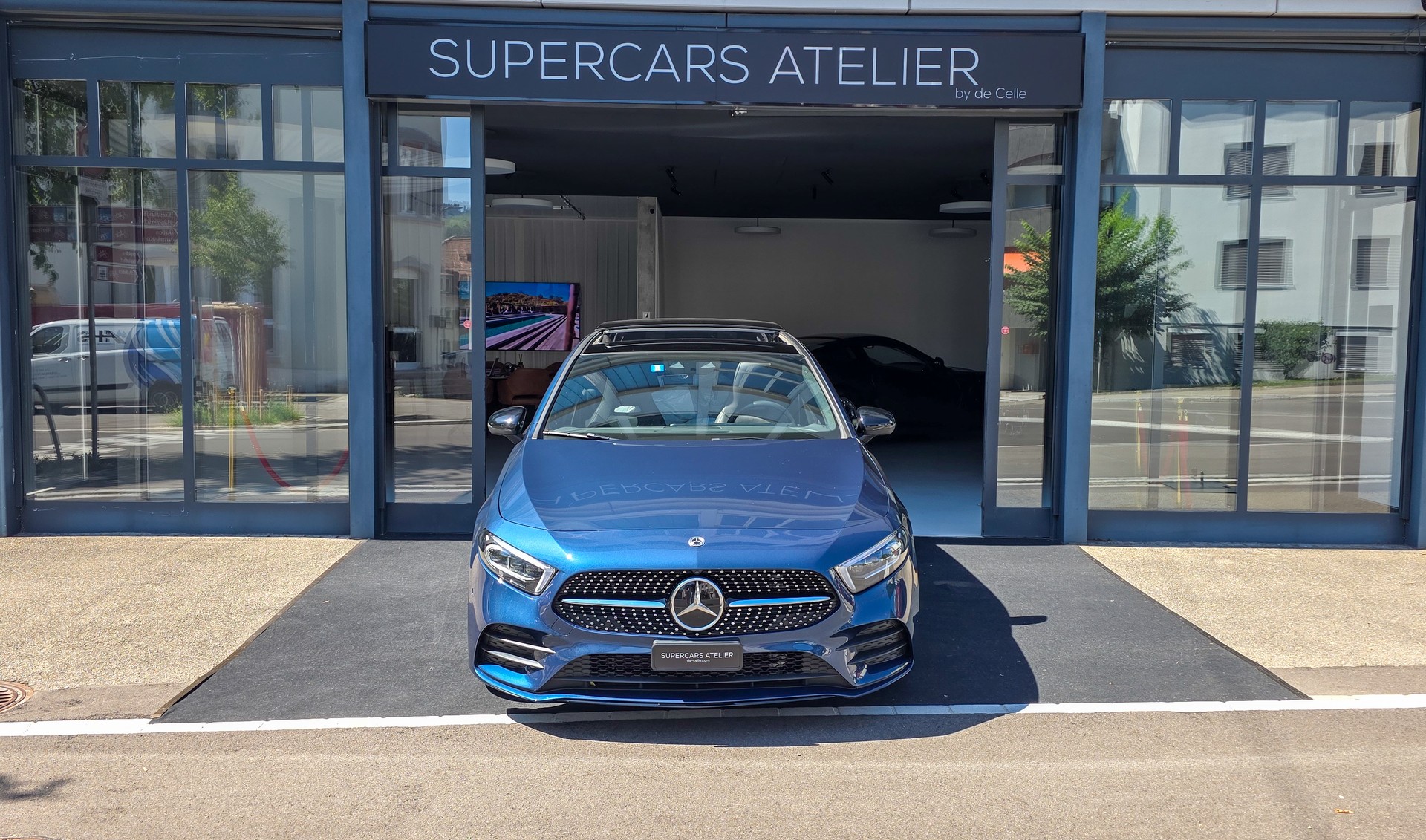 MERCEDES-BENZ A 220 d 4Matic AMG Line-image-0