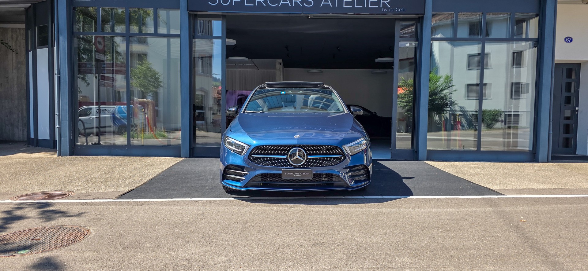 MERCEDES-BENZ A 220 d 4Matic AMG Line-image-1