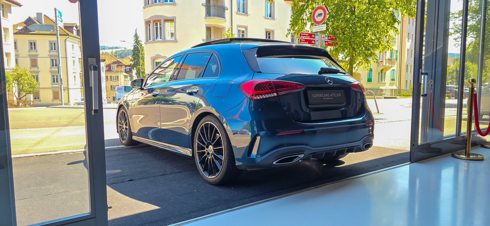 MERCEDES-BENZ A 220 d 4Matic AMG Line-image-7