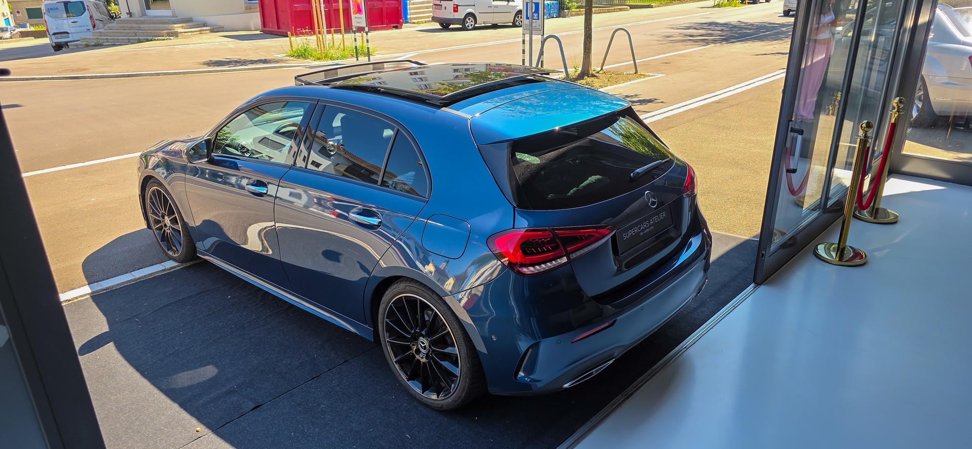 MERCEDES-BENZ A 220 d 4Matic AMG Line-image-10
