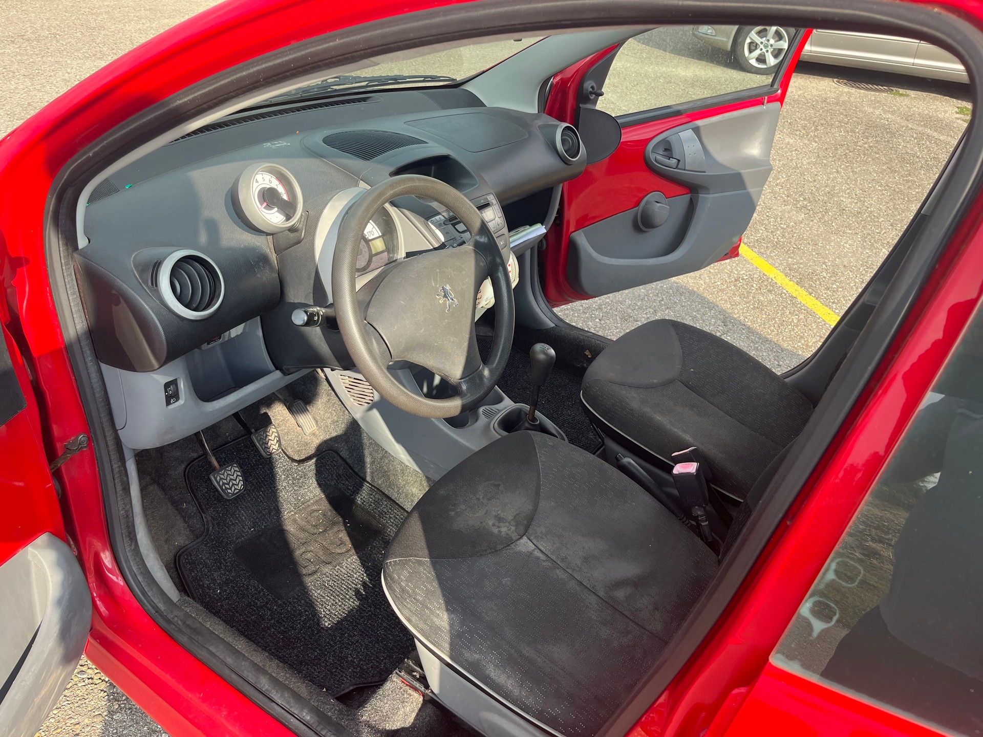 PEUGEOT 107 1.0 Trendy-image-7