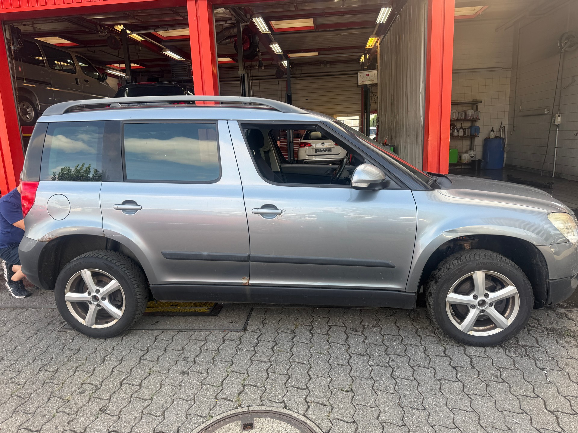 SKODA Yeti 1.8 TSI Ambition 4x4-image-3
