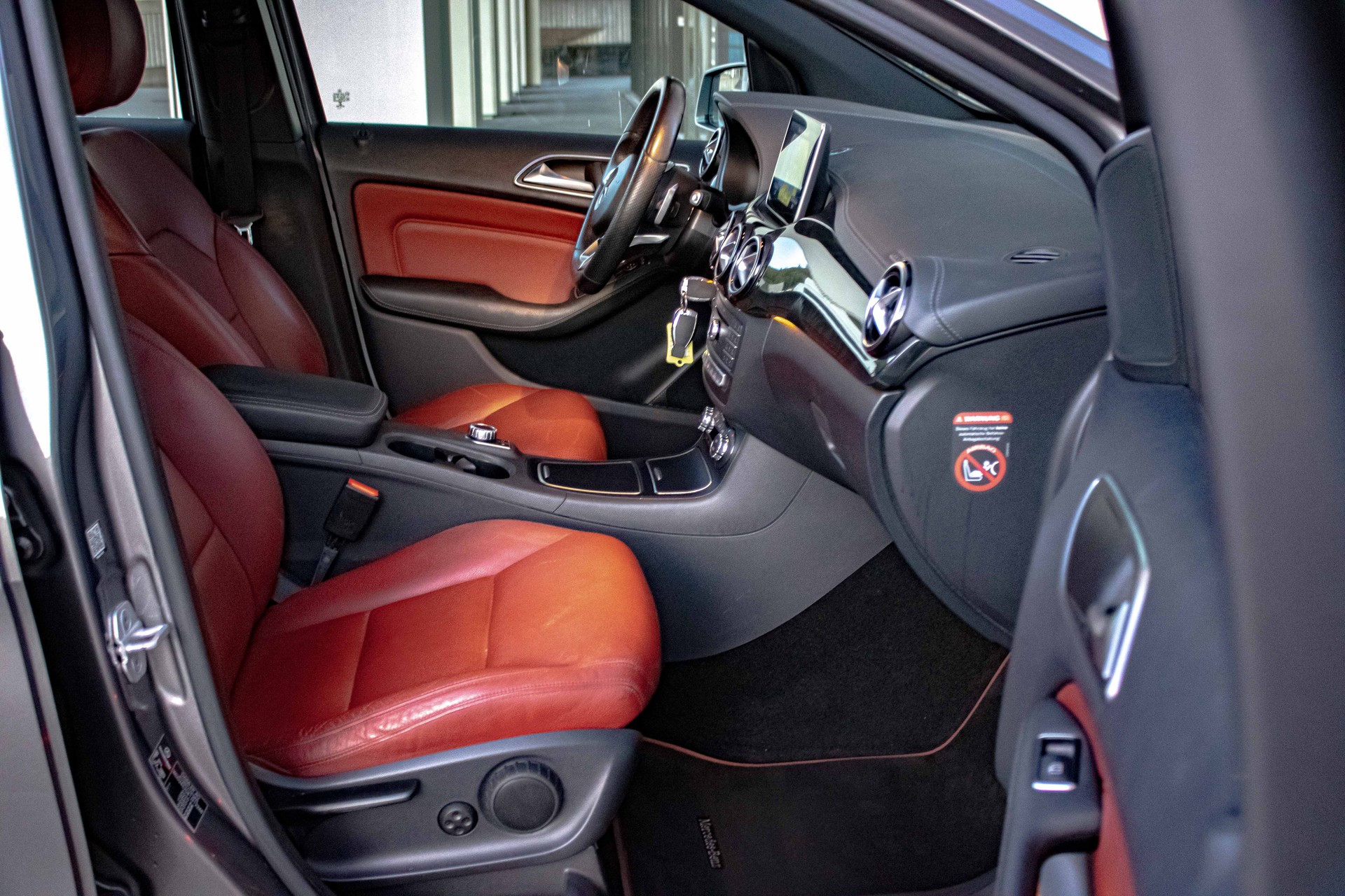 MERCEDES-BENZ B 200 CDI AMG Line 7G-DCT-image-13
