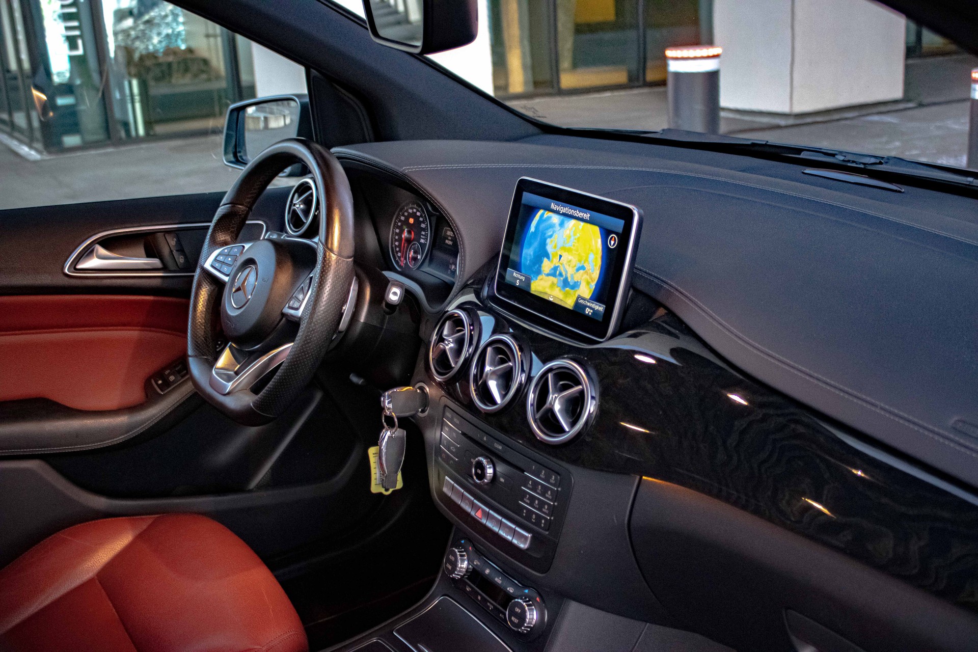 MERCEDES-BENZ B 200 CDI AMG Line 7G-DCT-image-15