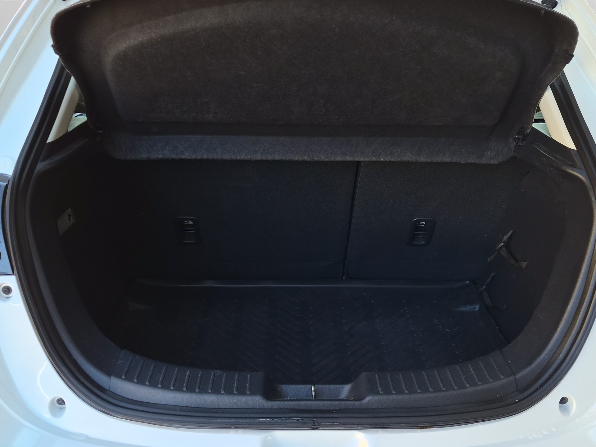 MAZDA 2 1.5 90 Ambition-image-14