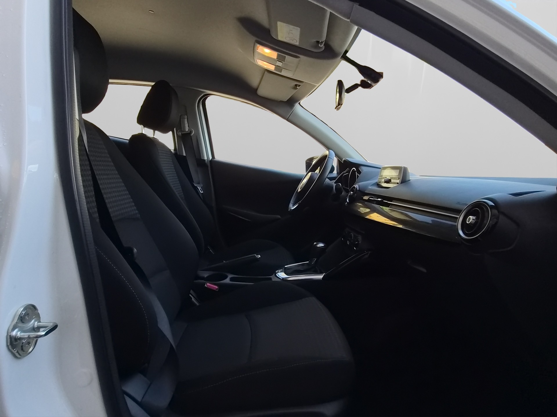 MAZDA 2 1.5 90 Ambition-image-13