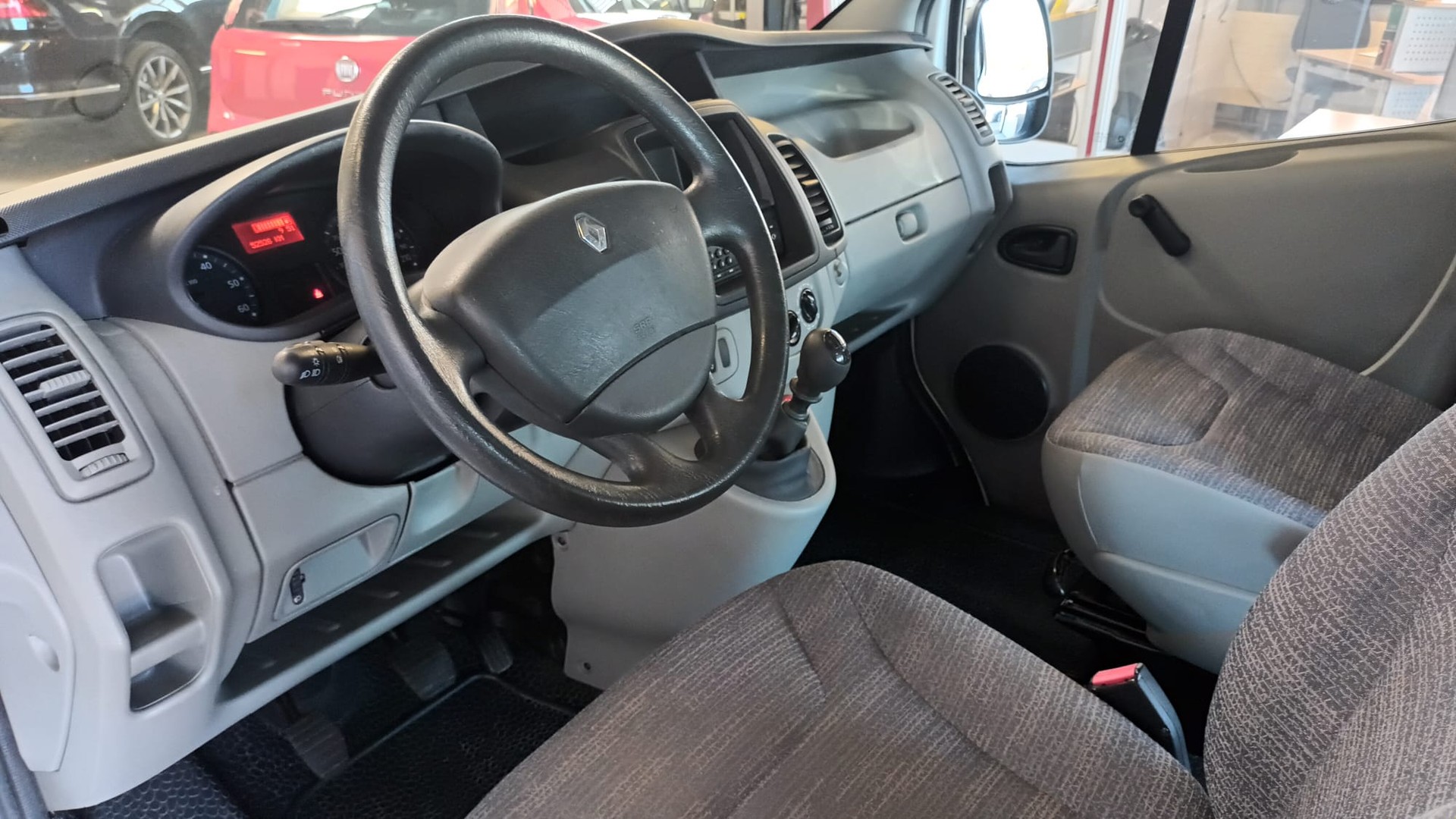 RENAULT Trafic 2.0i 2.9t L2H1-image-8