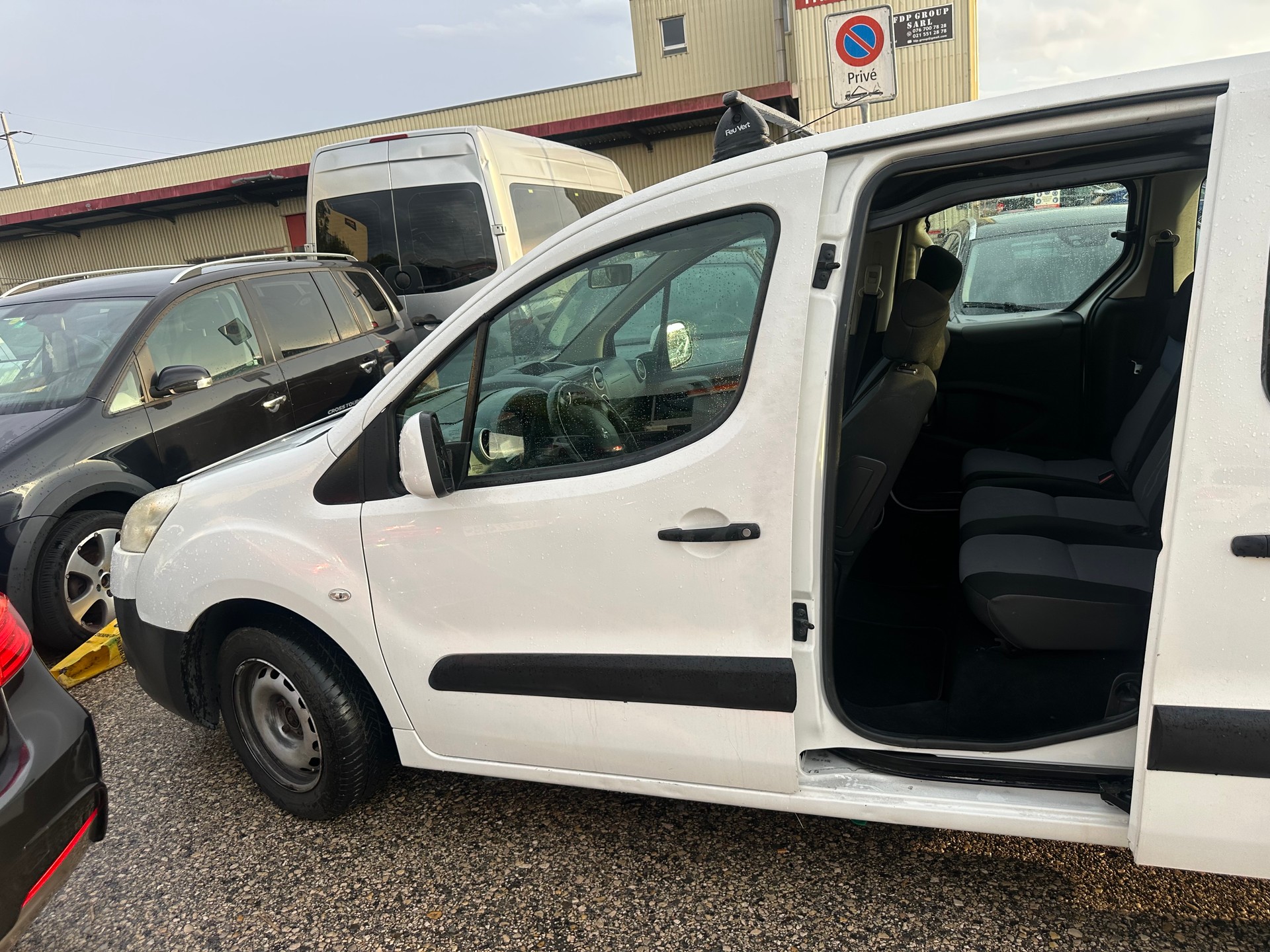 PEUGEOT Partner 1.6 e-HDI Family-image-3