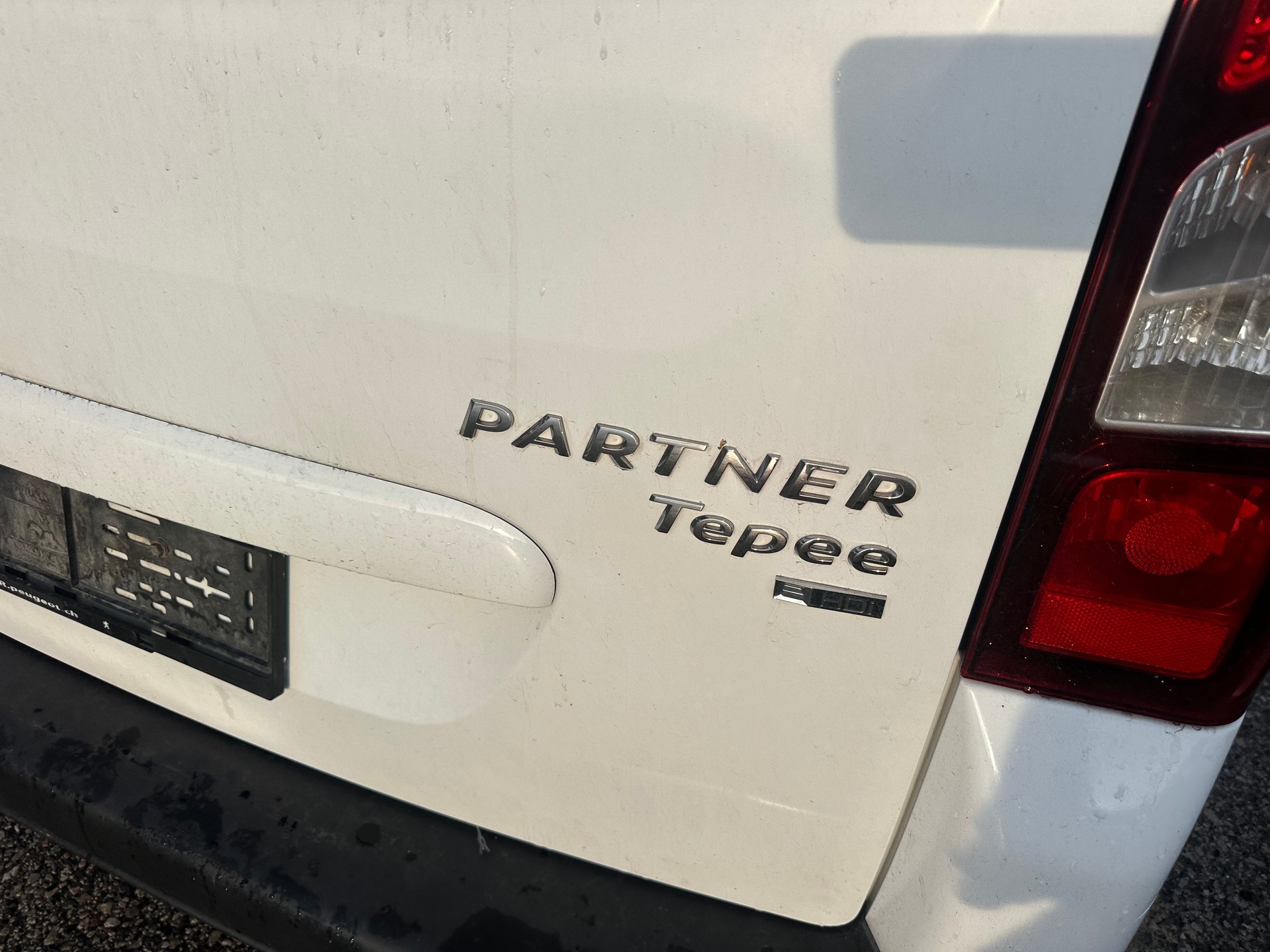 PEUGEOT Partner 1.6 e-HDI Family-image-9