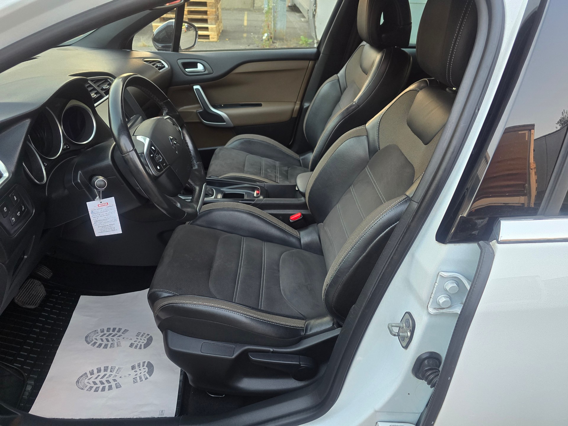 DS AUTOMOBILES DS 4 2.0 BlueHDi SO Chic Automatic-image-9