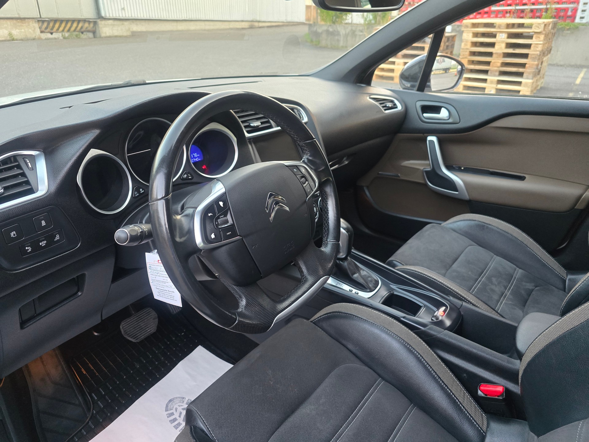 DS AUTOMOBILES DS 4 2.0 BlueHDi SO Chic Automatic-image-10