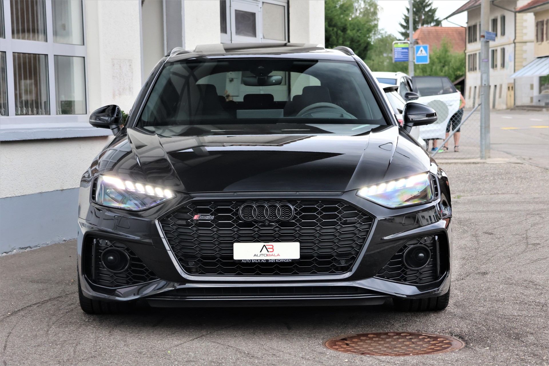 AUDI RS4 Avant quattro tiptronic + 1.9T AHK-image-1