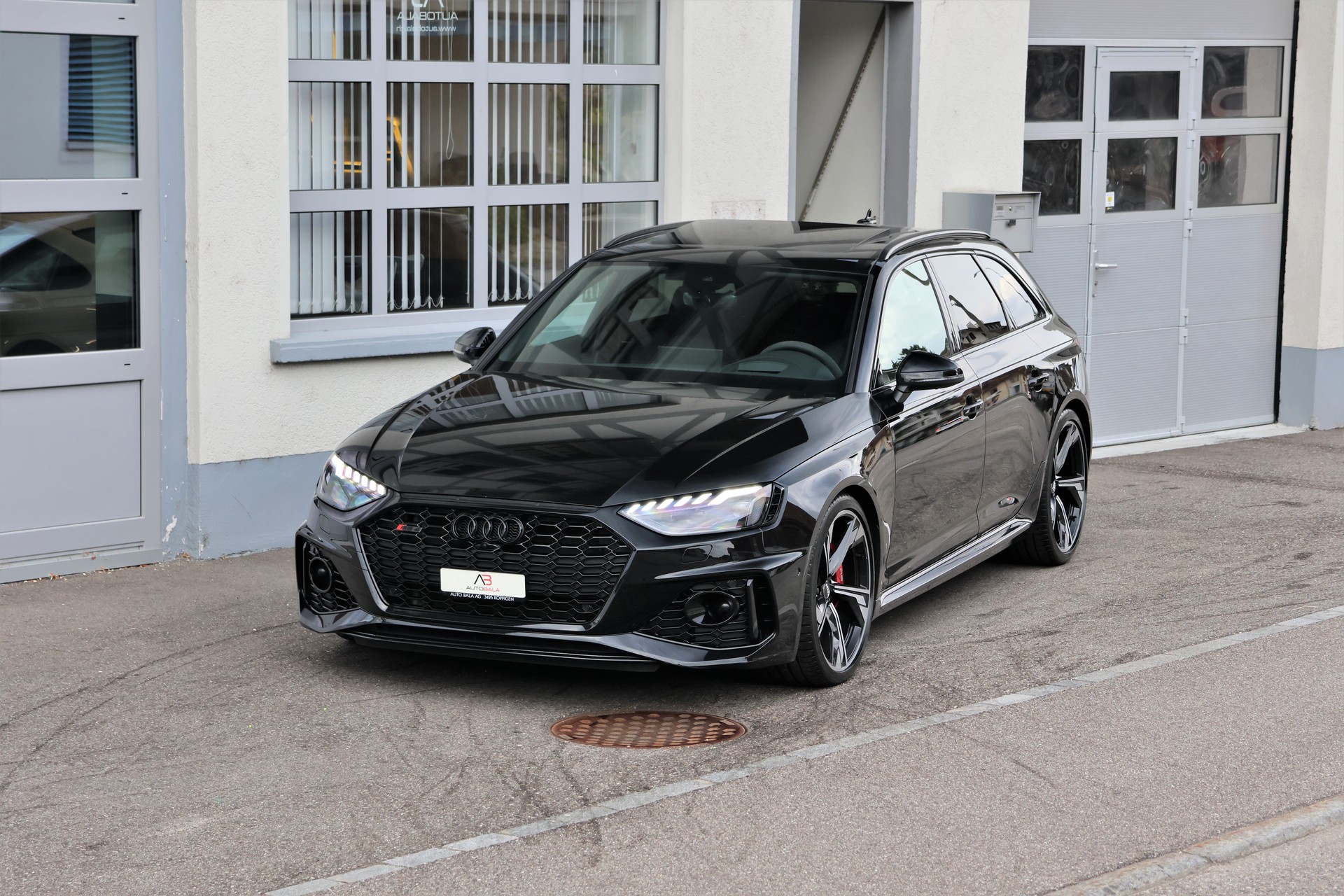 AUDI RS4 Avant quattro tiptronic + 1.9T AHK-image-0