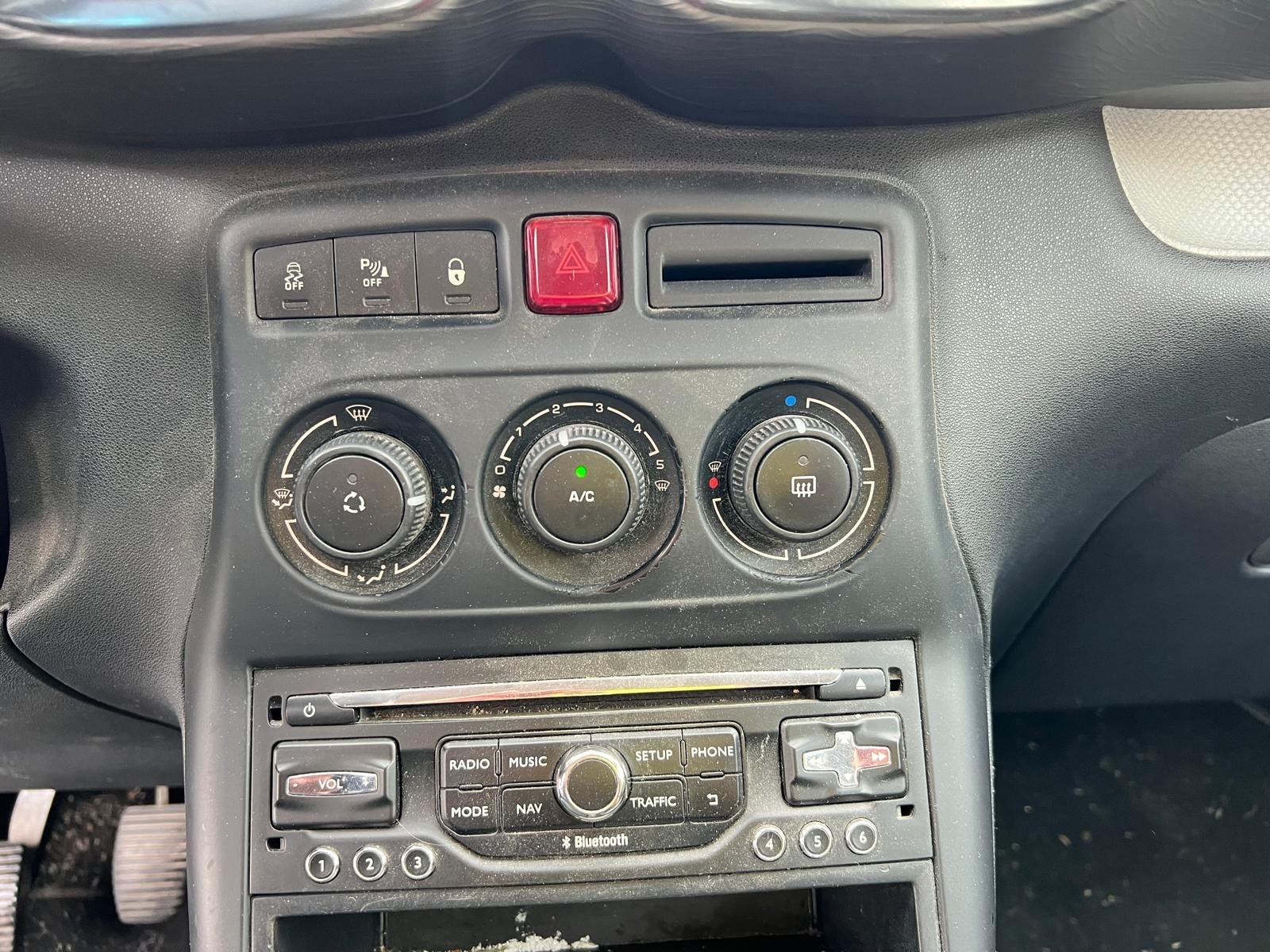 CITROEN C3 Picasso 1.6i 16V Exclusive-image-11