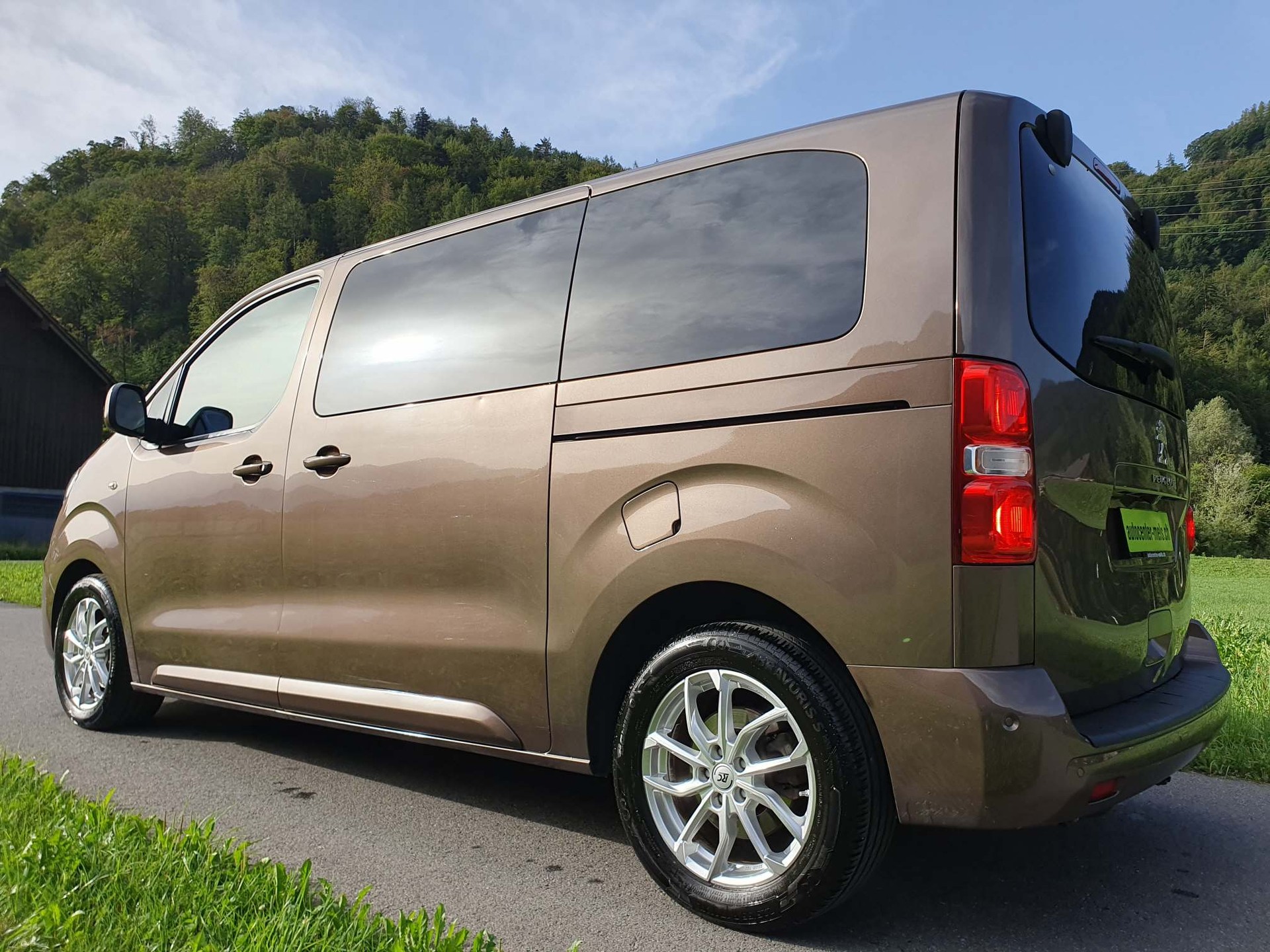 PEUGEOT Traveller Standard 2.0 BlueHDi 180 Active S/S-image-4