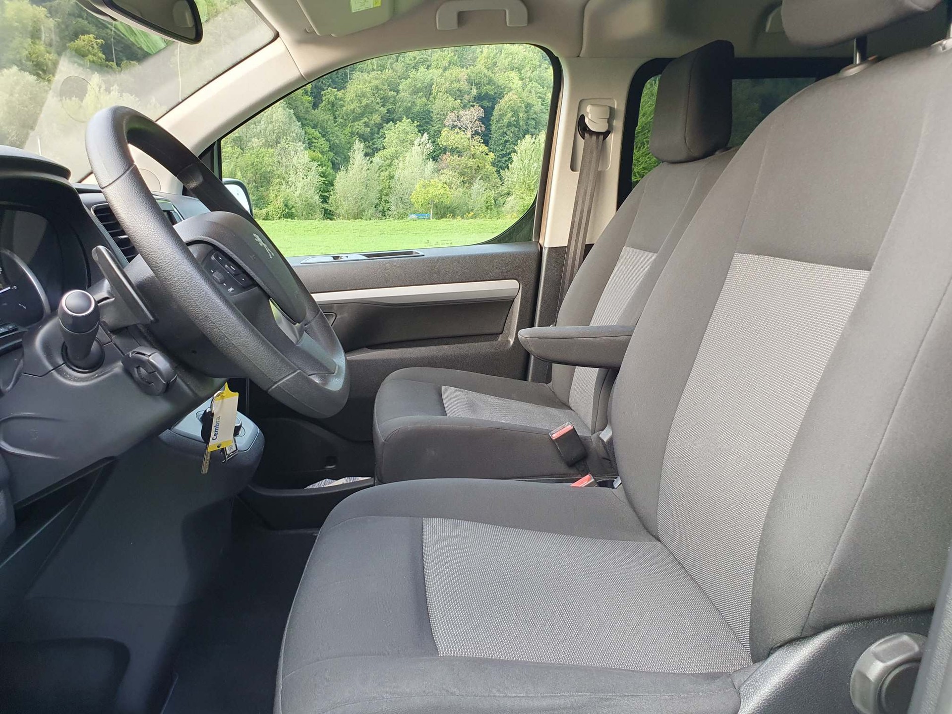 PEUGEOT Traveller Standard 2.0 BlueHDi 180 Active S/S-image-9