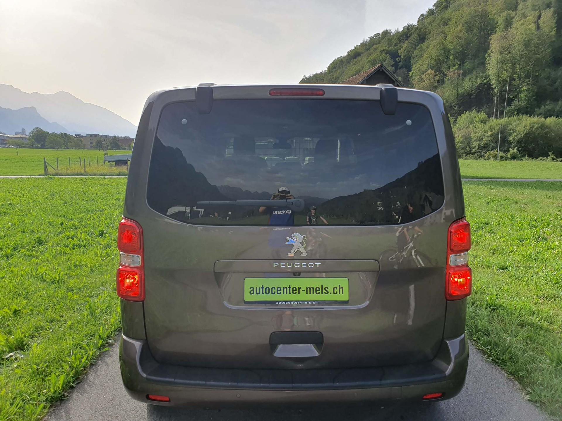 PEUGEOT Traveller Standard 2.0 BlueHDi 180 Active S/S-image-5