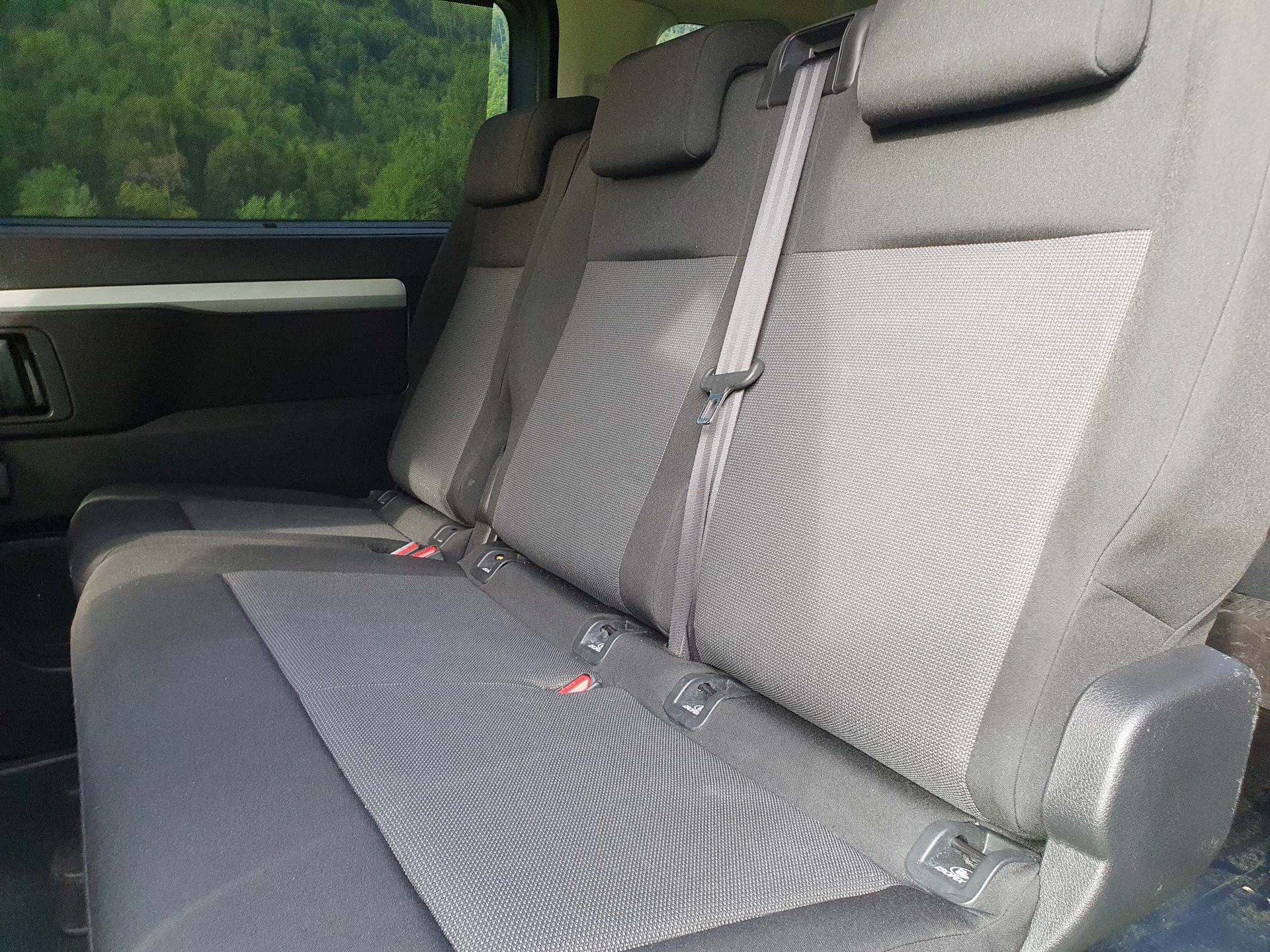 PEUGEOT Traveller Standard 2.0 BlueHDi 180 Active S/S-image-13