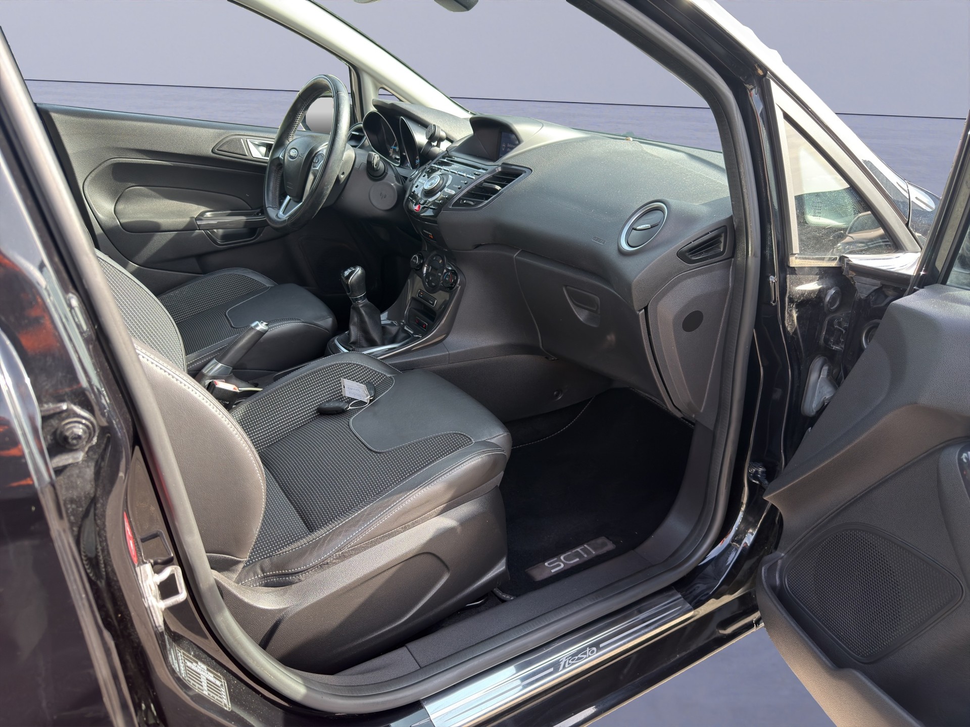 FORD Fiesta 1.0 SCTi Titanium-image-9
