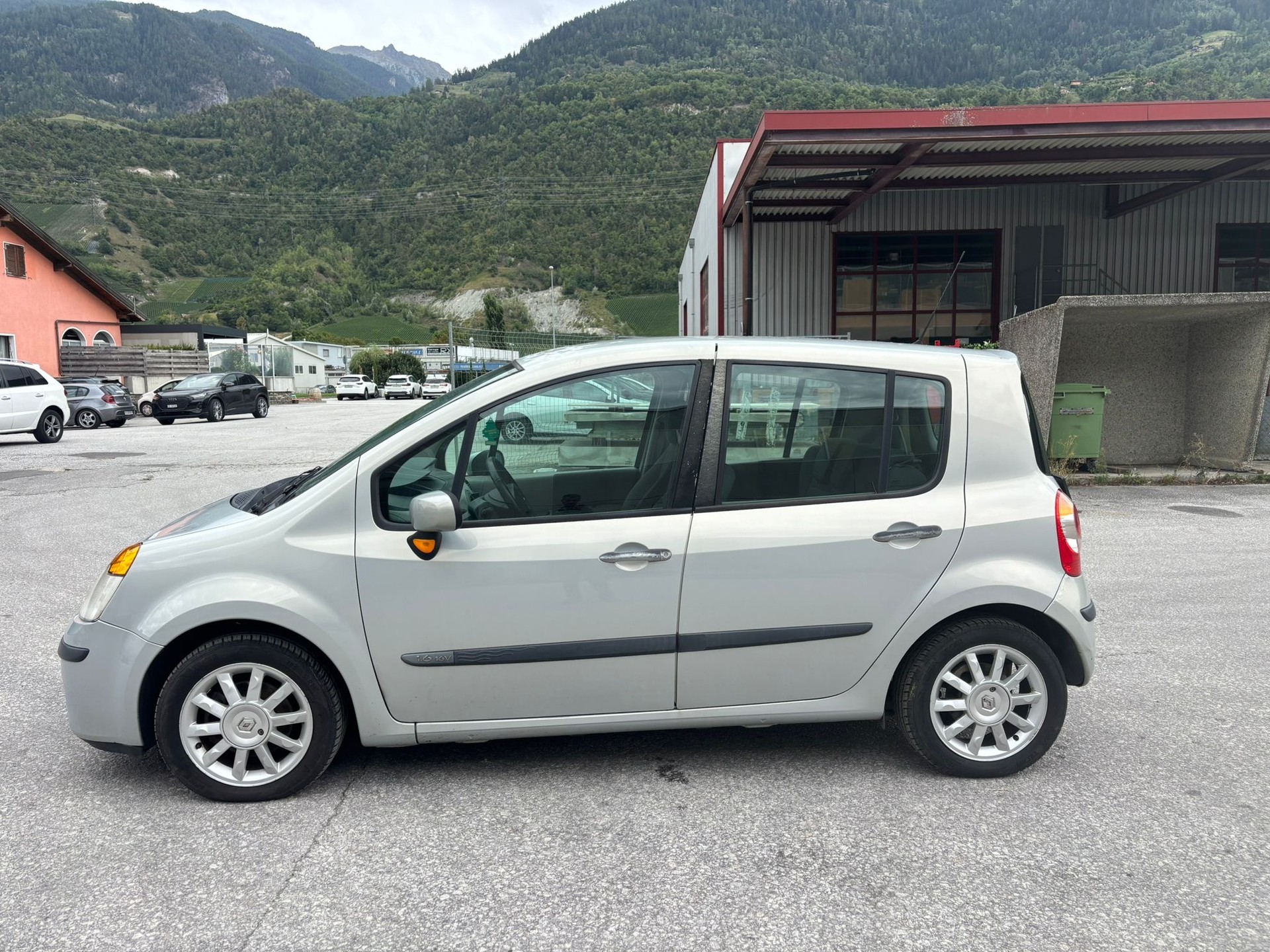 RENAULT Modus 1.6 16V Dynamique Luxe-image-2